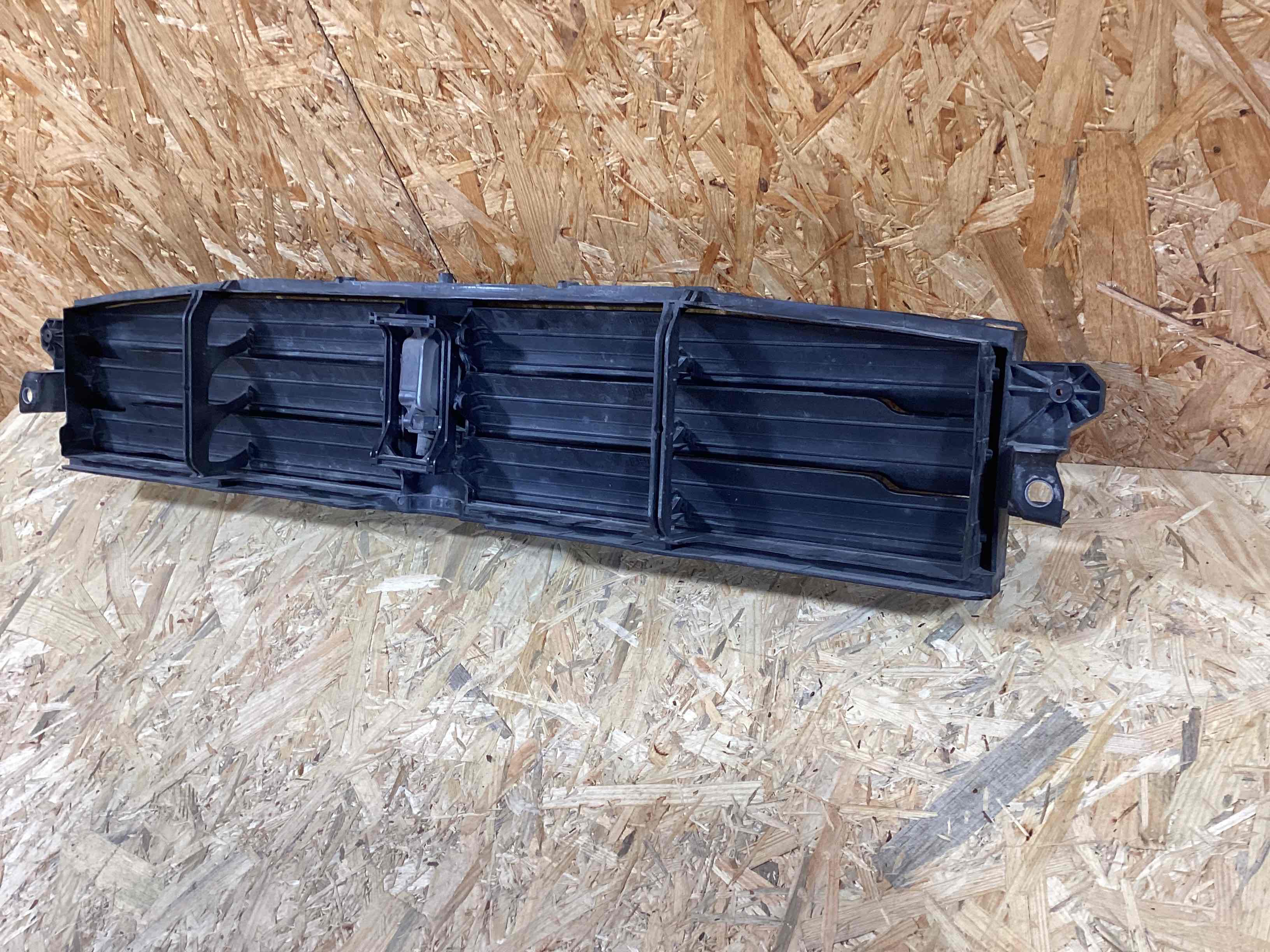 Жалюзи радиатора Porsche Macan 070426-106