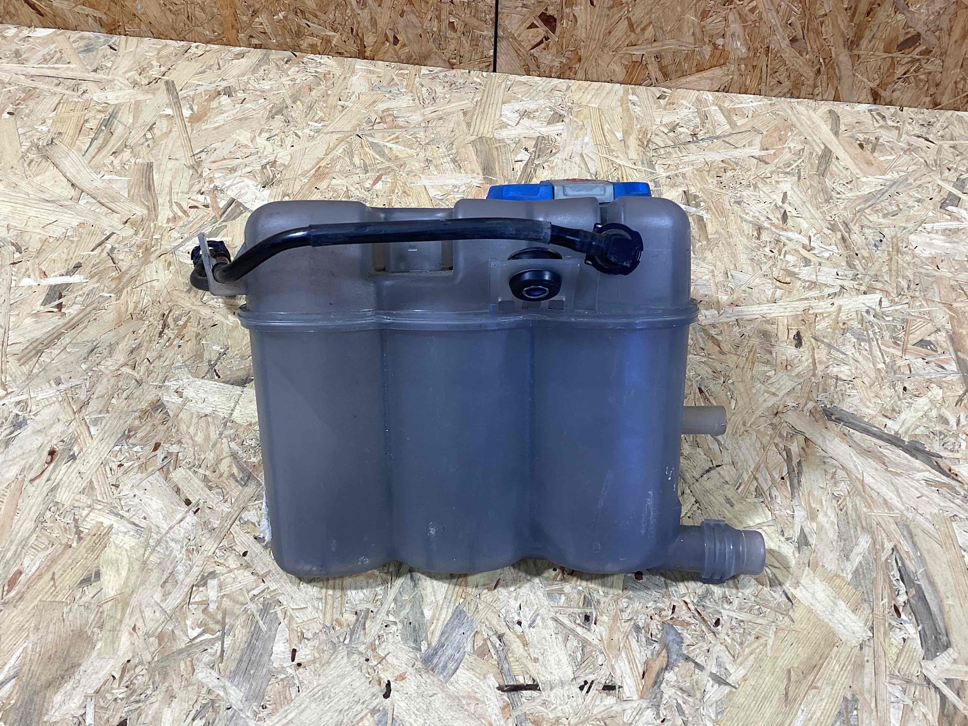 Бачок расширительный Porsche Macan 070426-107