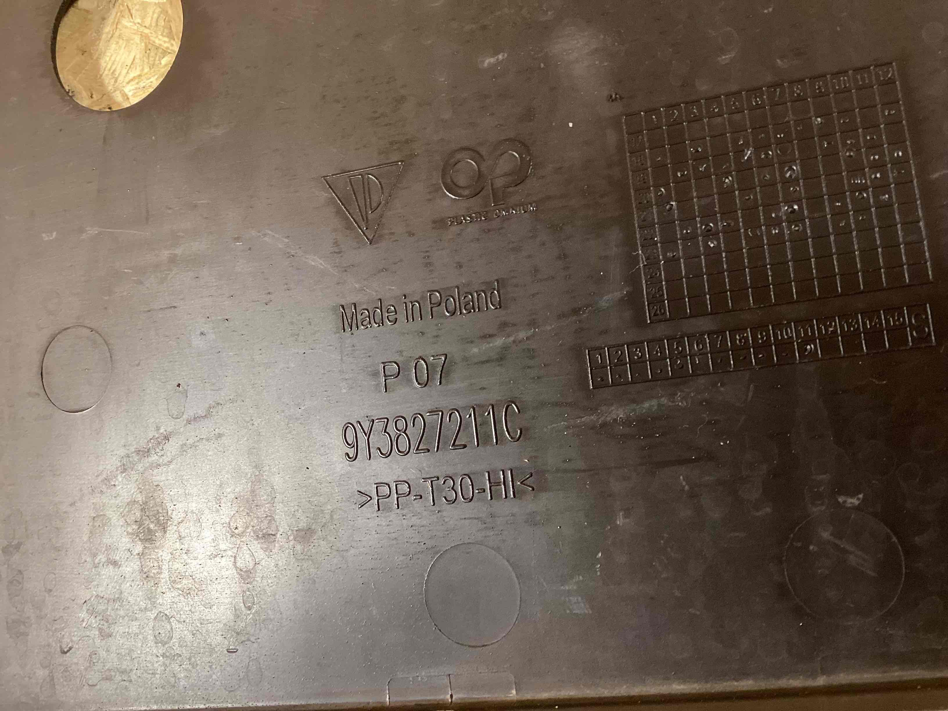 Накладка на бампер Porsche Cayenne 070426-111