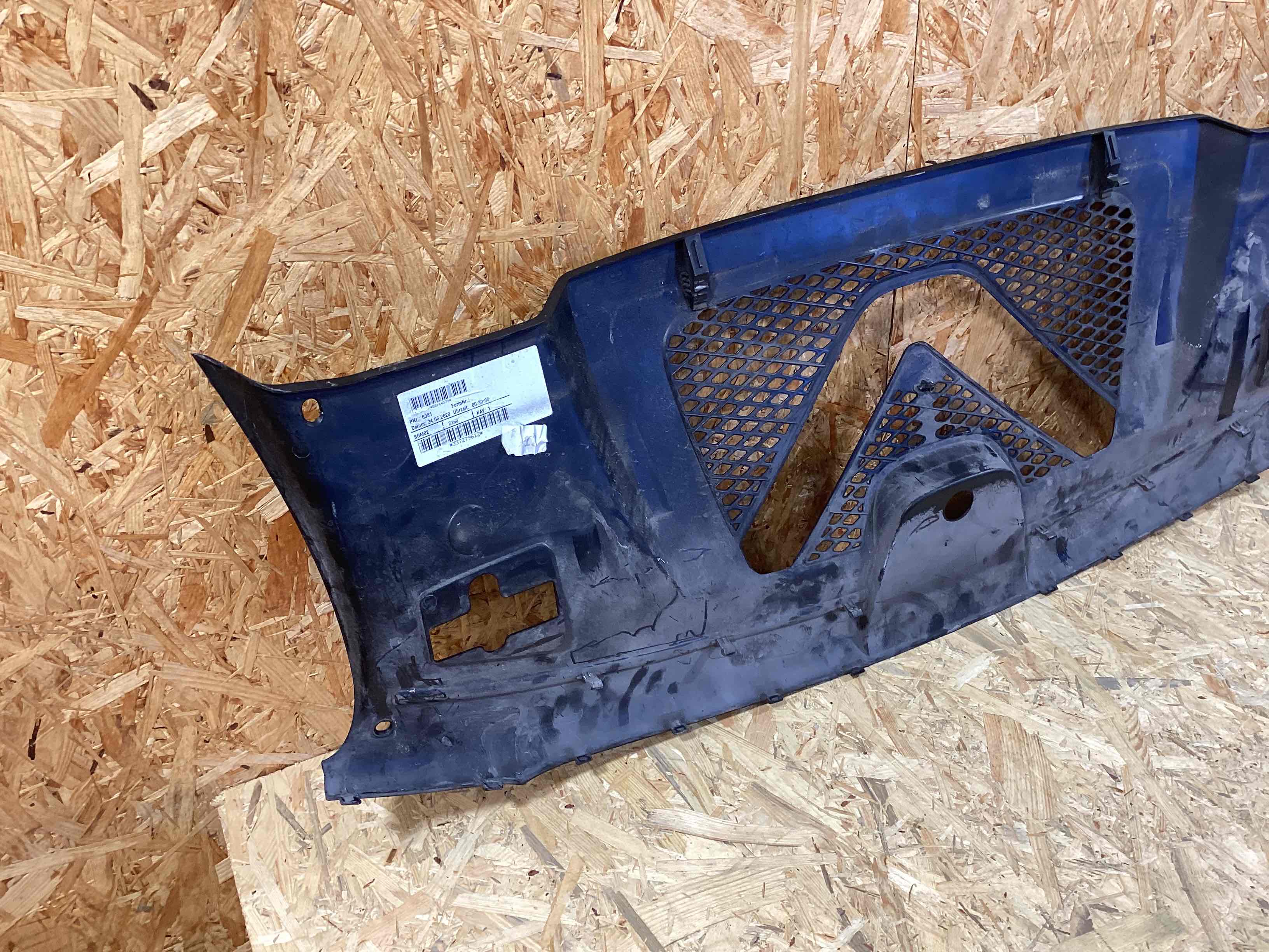 Пластик моторного отсека Porsche Cayenne 070426-112