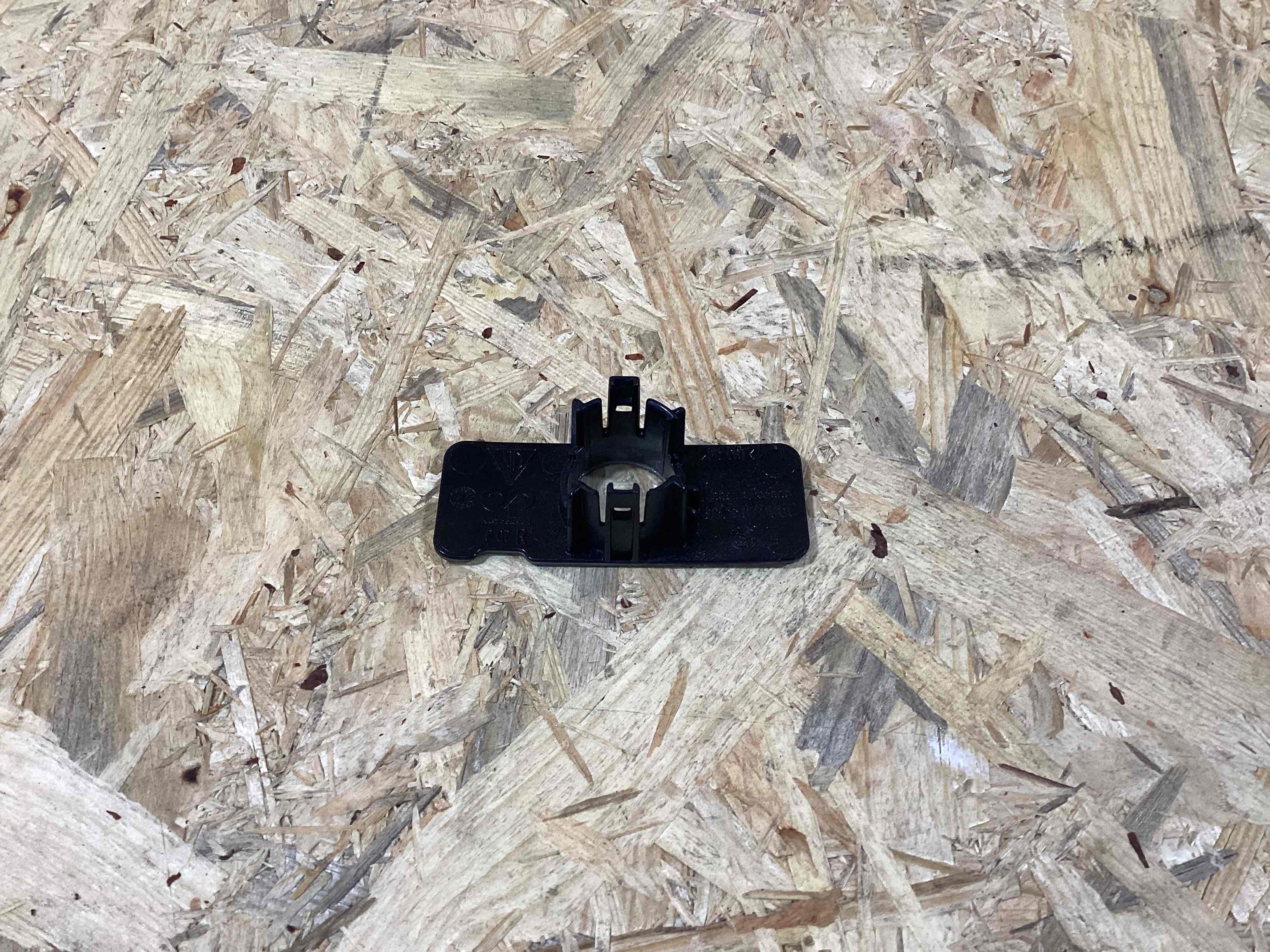 Датчик парктроника, крепление, корпус Porsche Cayenne 070426-117