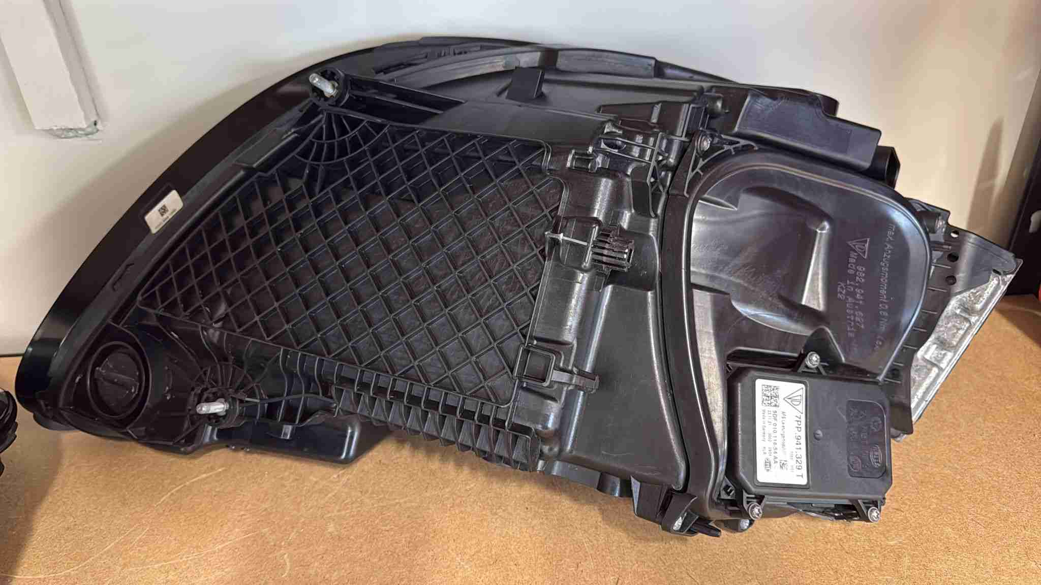 Фара левая Porsche Boxster 718 070526-101