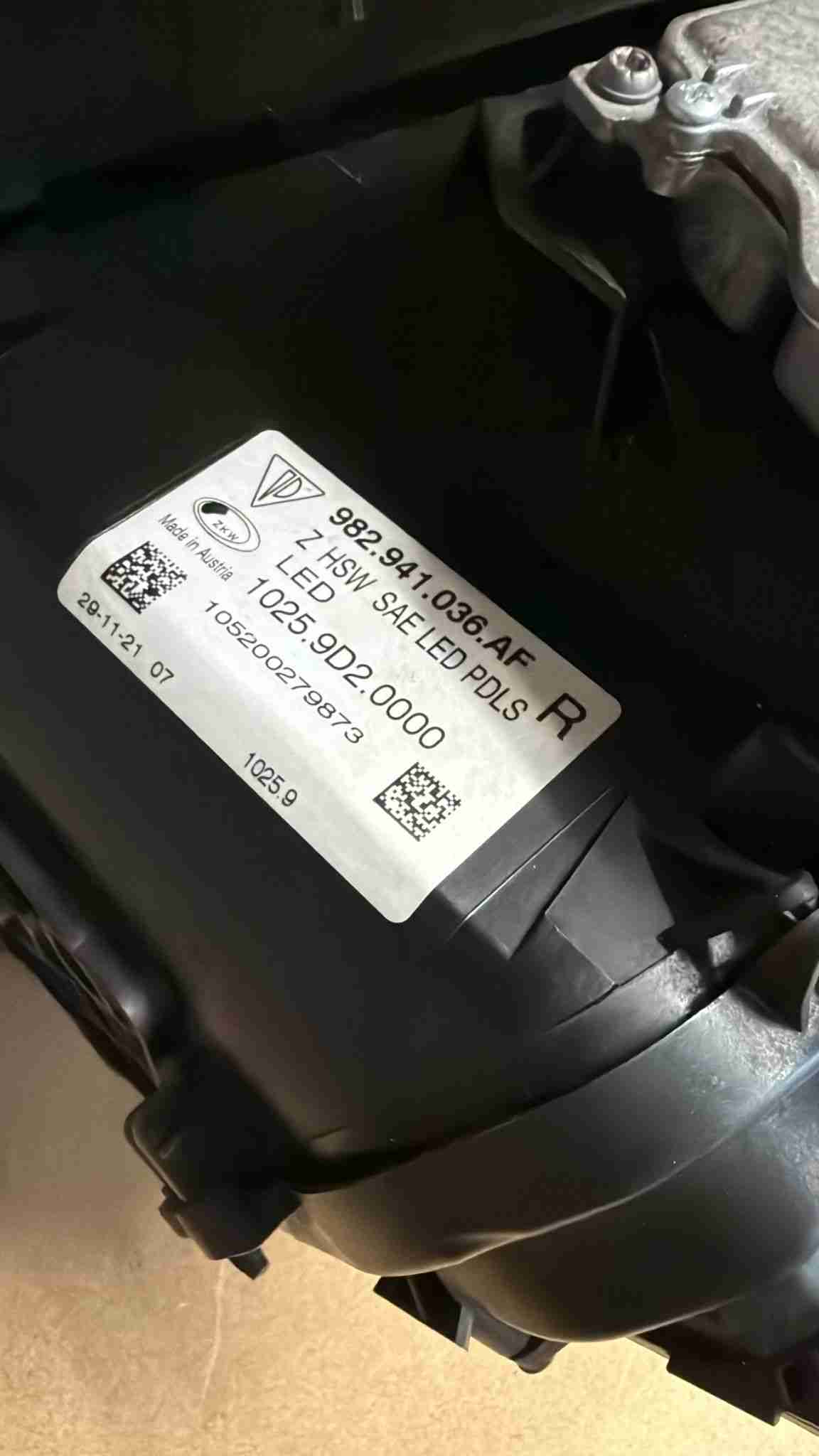 Фара правая Porsche Boxster 718 070526-102