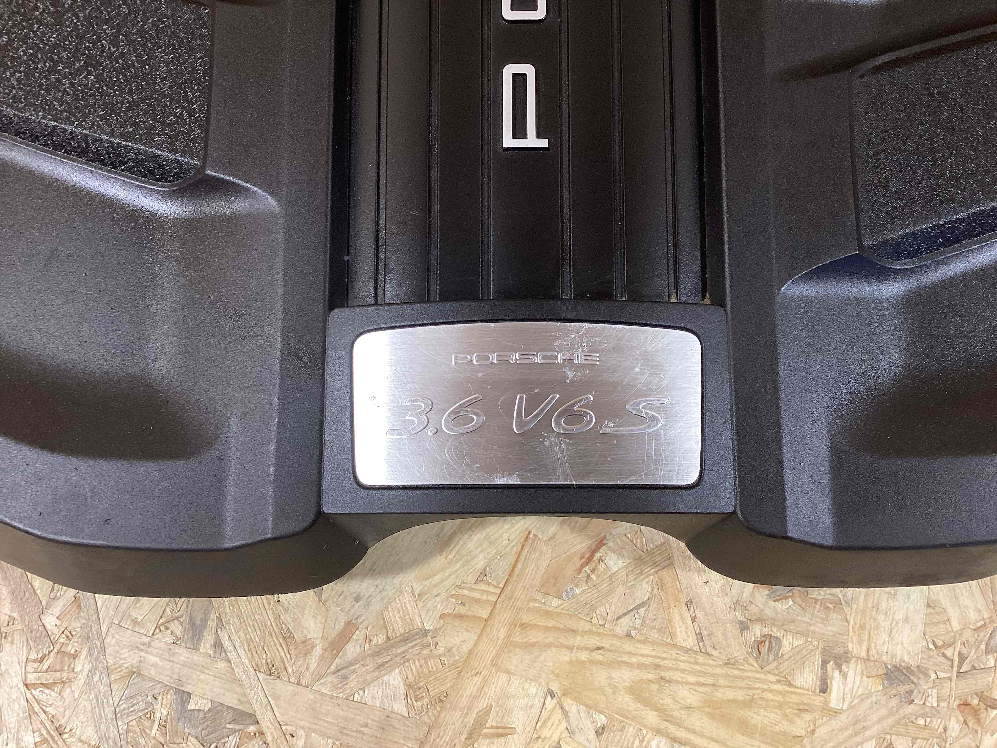 Крышка двигателя передняя Porsche Cayenne 070526-104