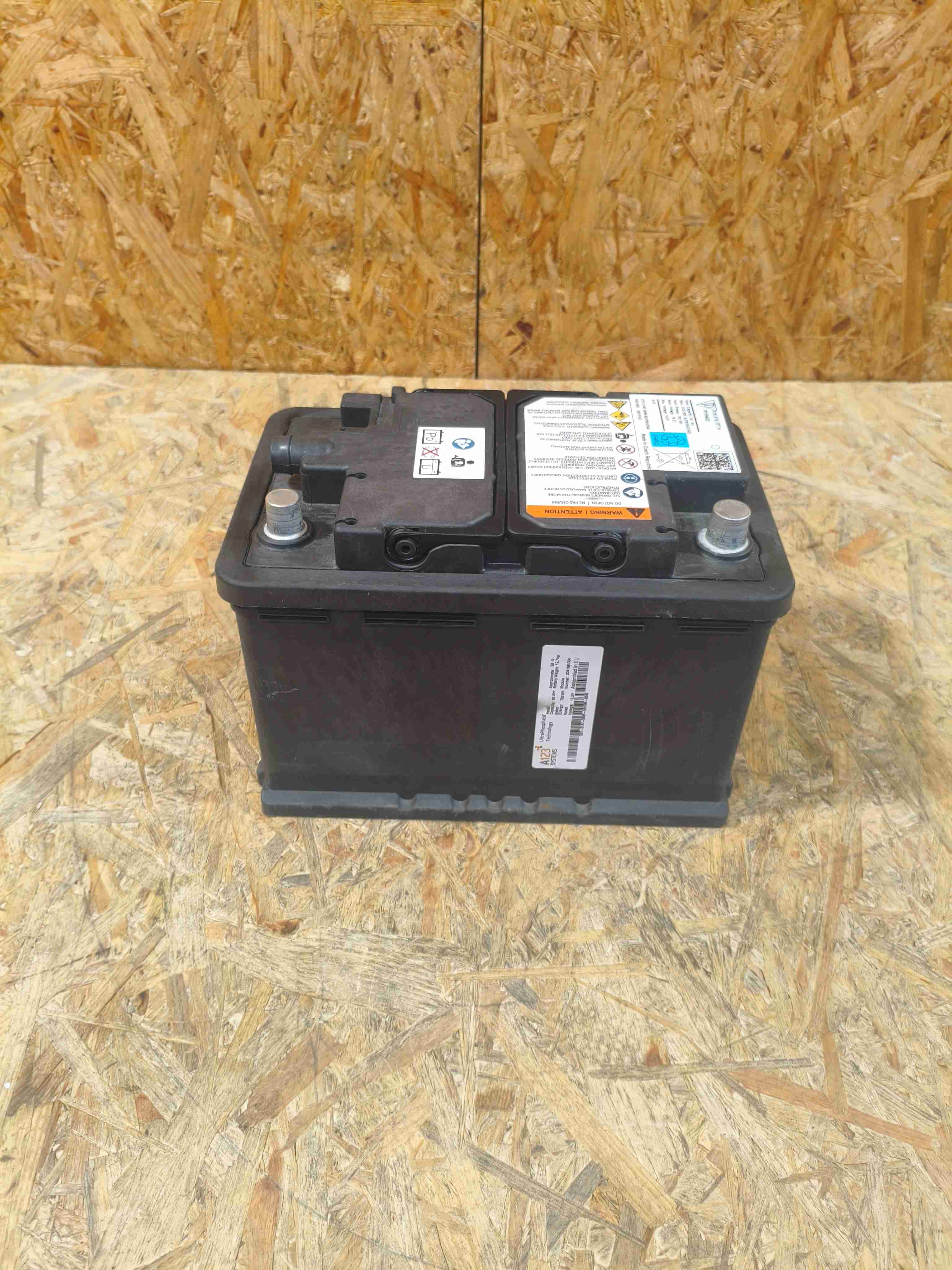 Аккумуляторная батарея, конвертор, проводка, крепление и др. Porsche Cayenne 070826-102