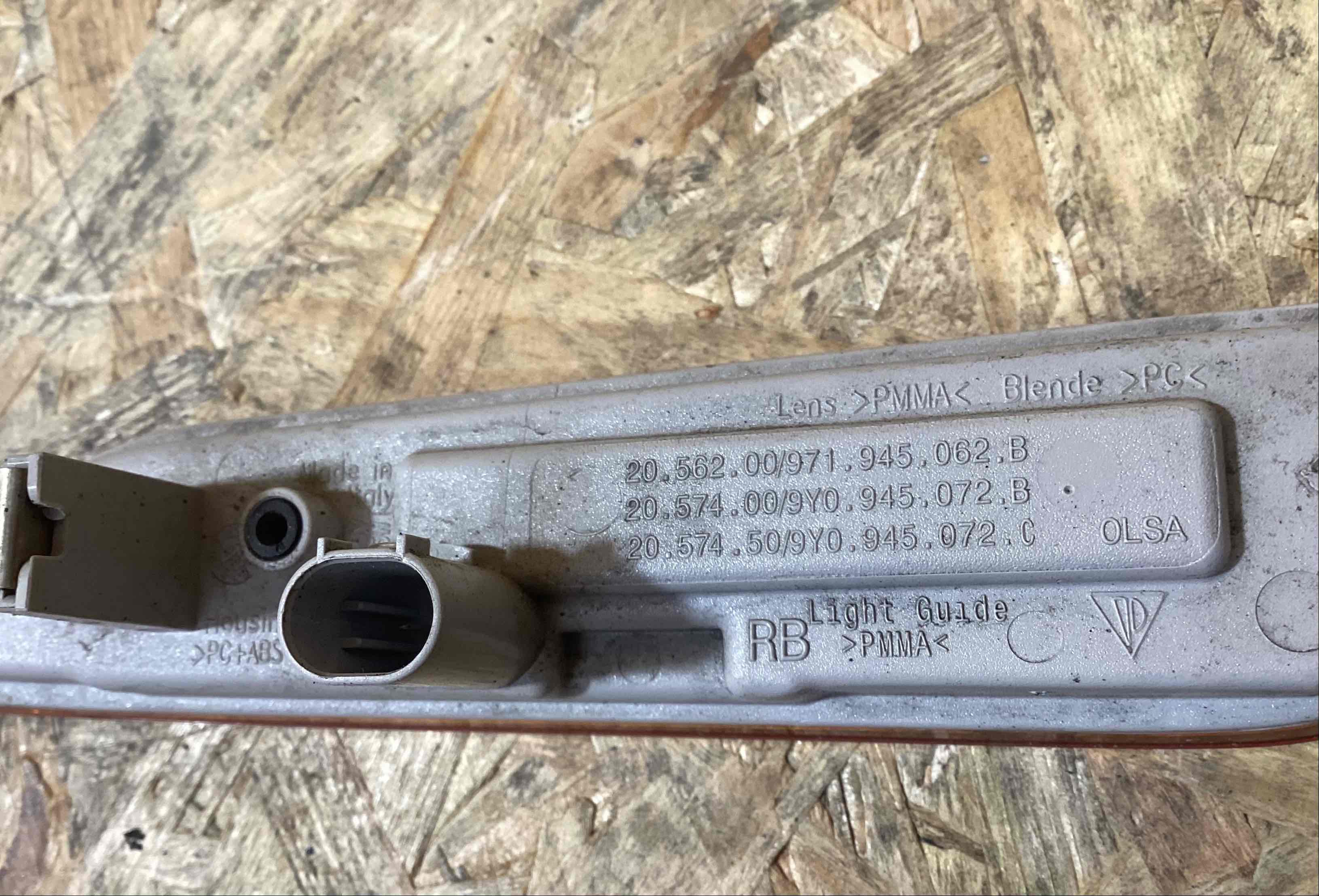 Фонарь (указатель/повторитель поворота, поворотник) Porsche Cayenne 070826-111
