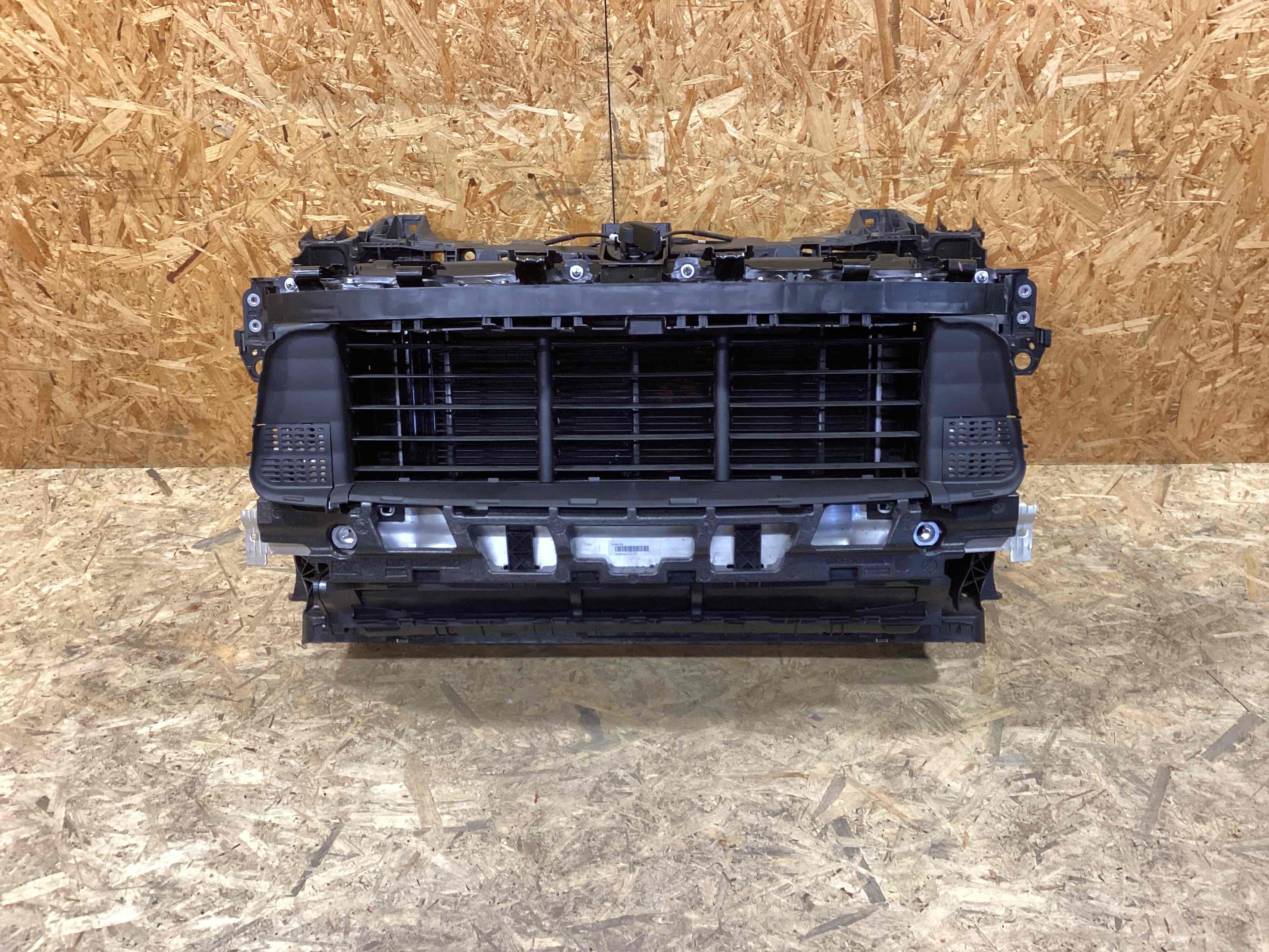 Передняя панель крепления облицовки (телевизор) Porsche Cayenne 071025-101