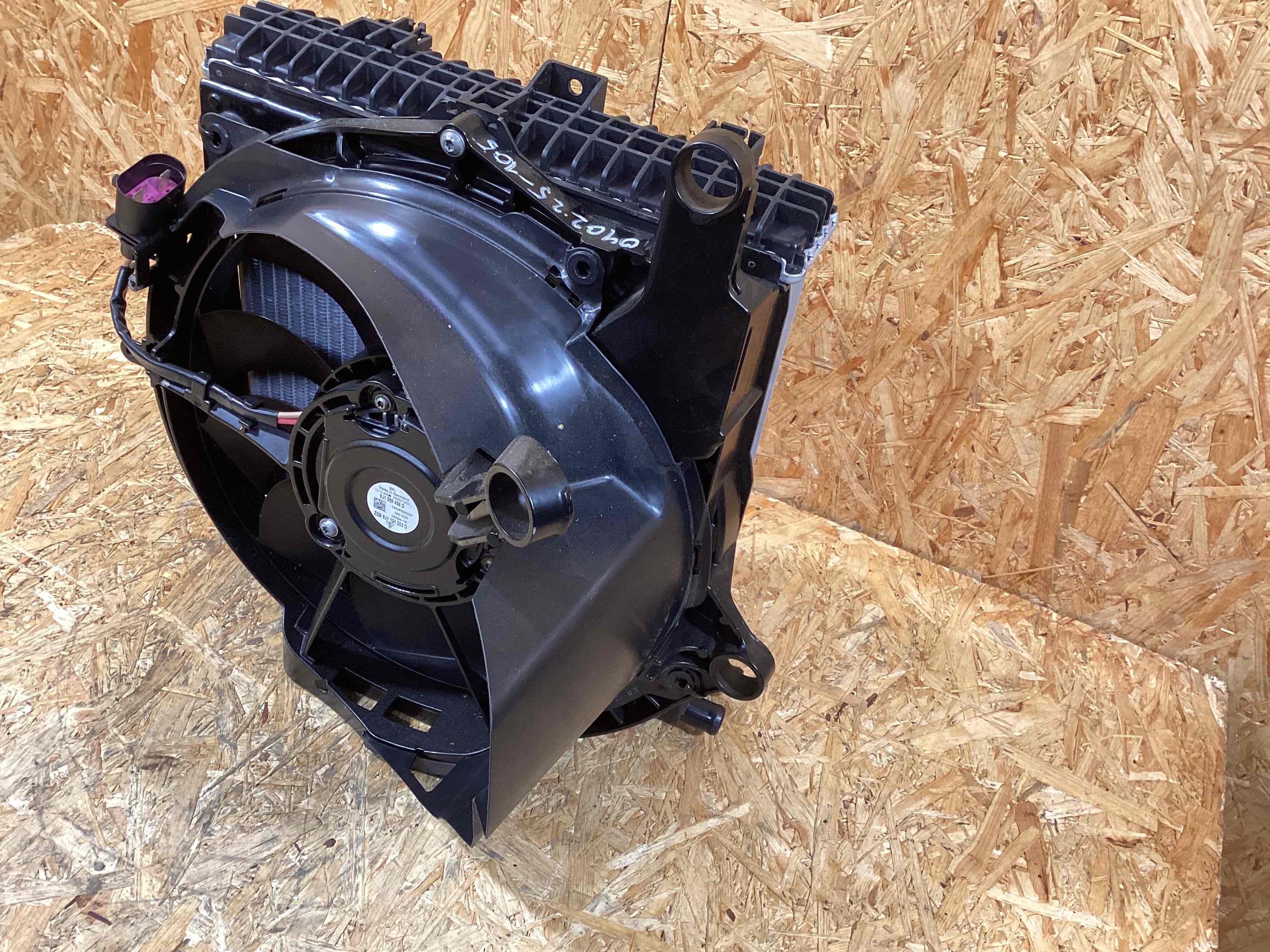 Вентилятор радиатора, вентиляторы Porsche Taycan 071025-103