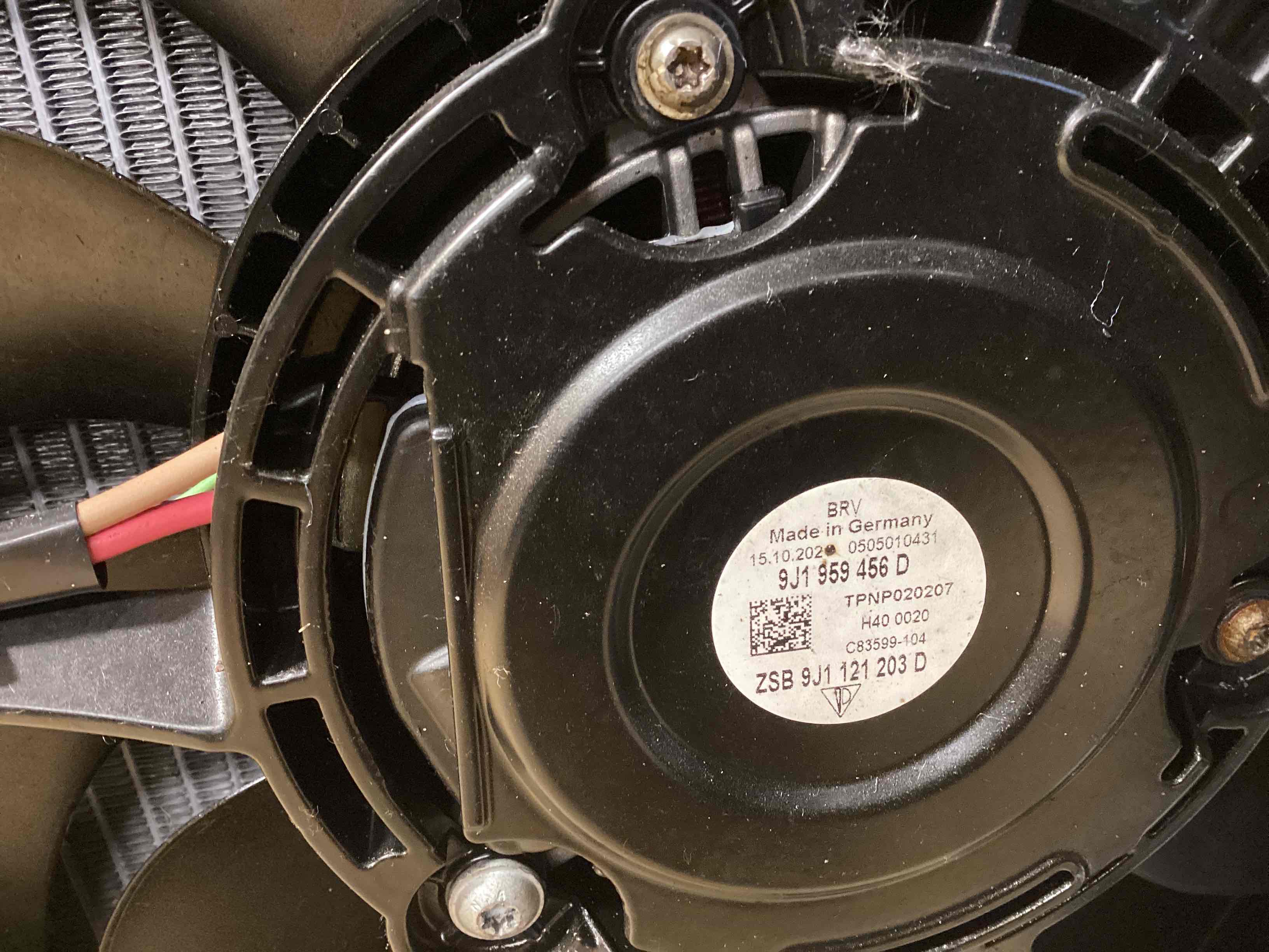 Вентилятор радиатора, вентиляторы Porsche Taycan 071025-103