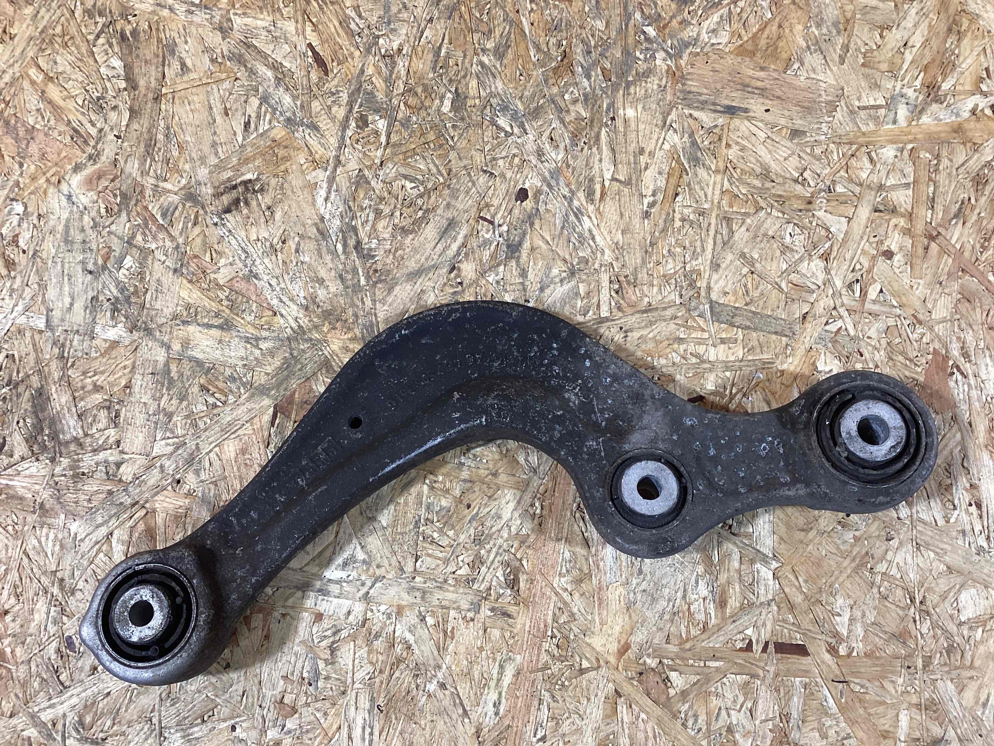 Рычаг подвески Porsche Macan 071025-111