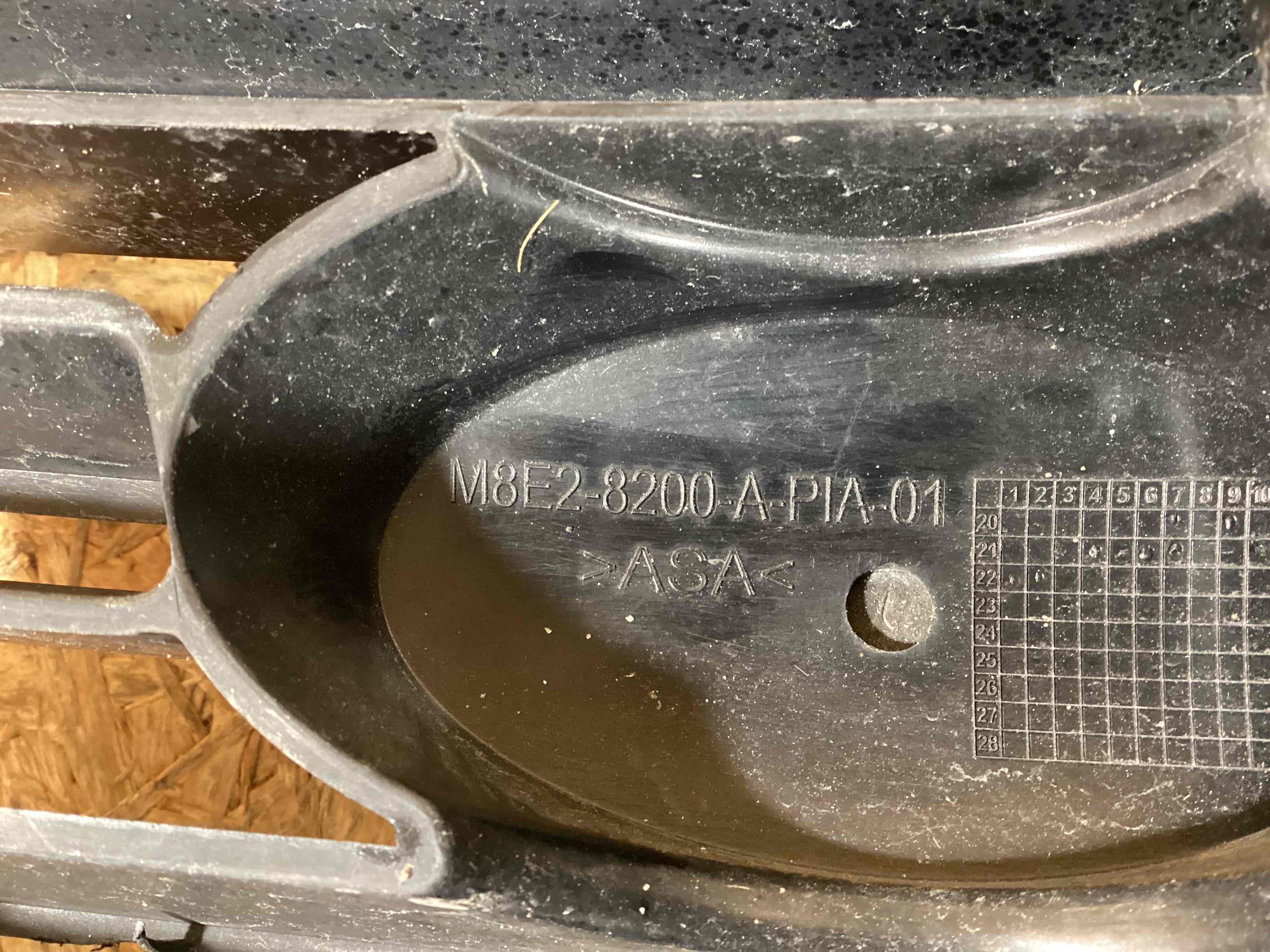 Решетка радиатора Land Rover Range Rover L460 071125-101