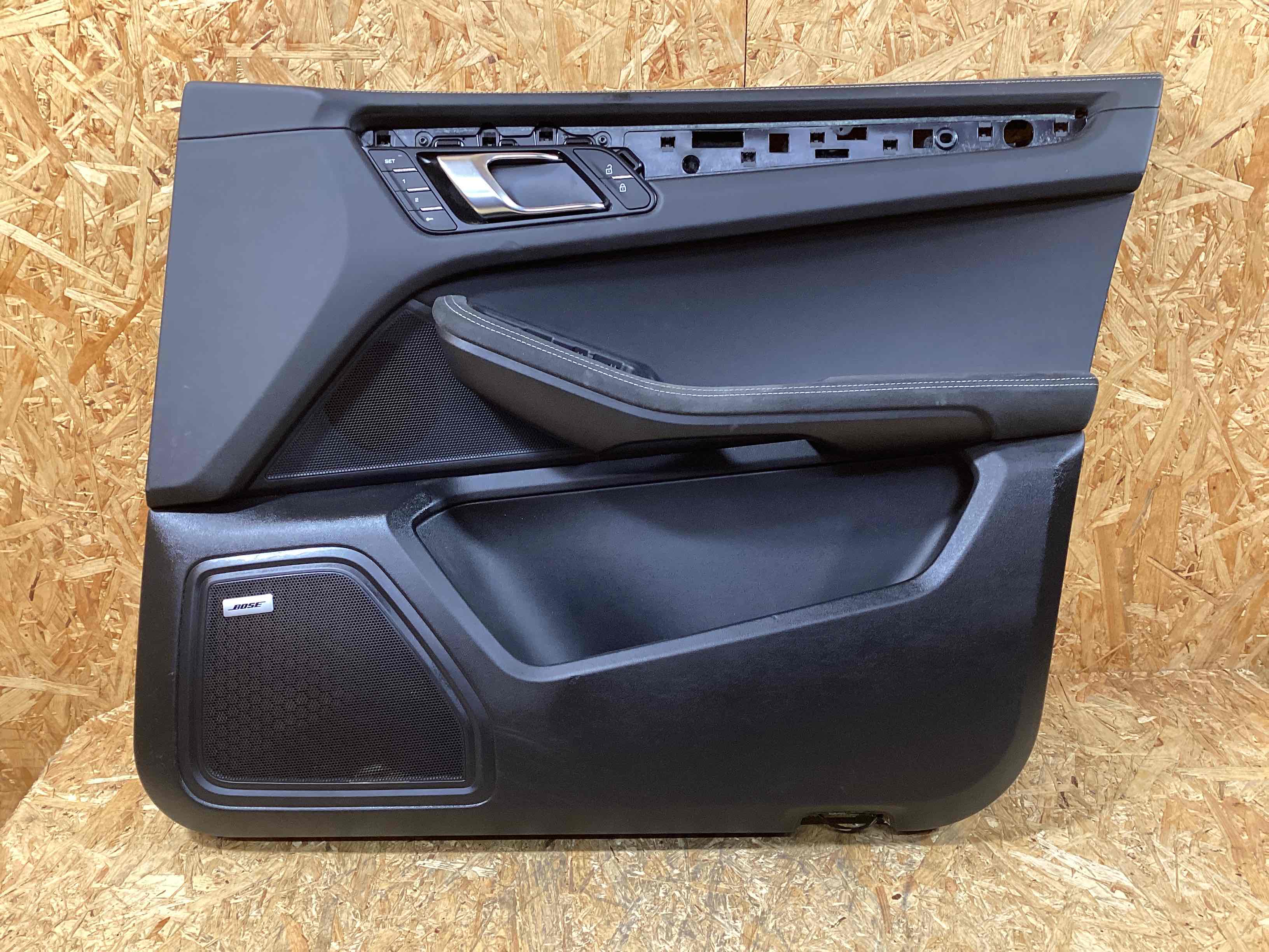 Карта двери Porsche Macan 071125-104