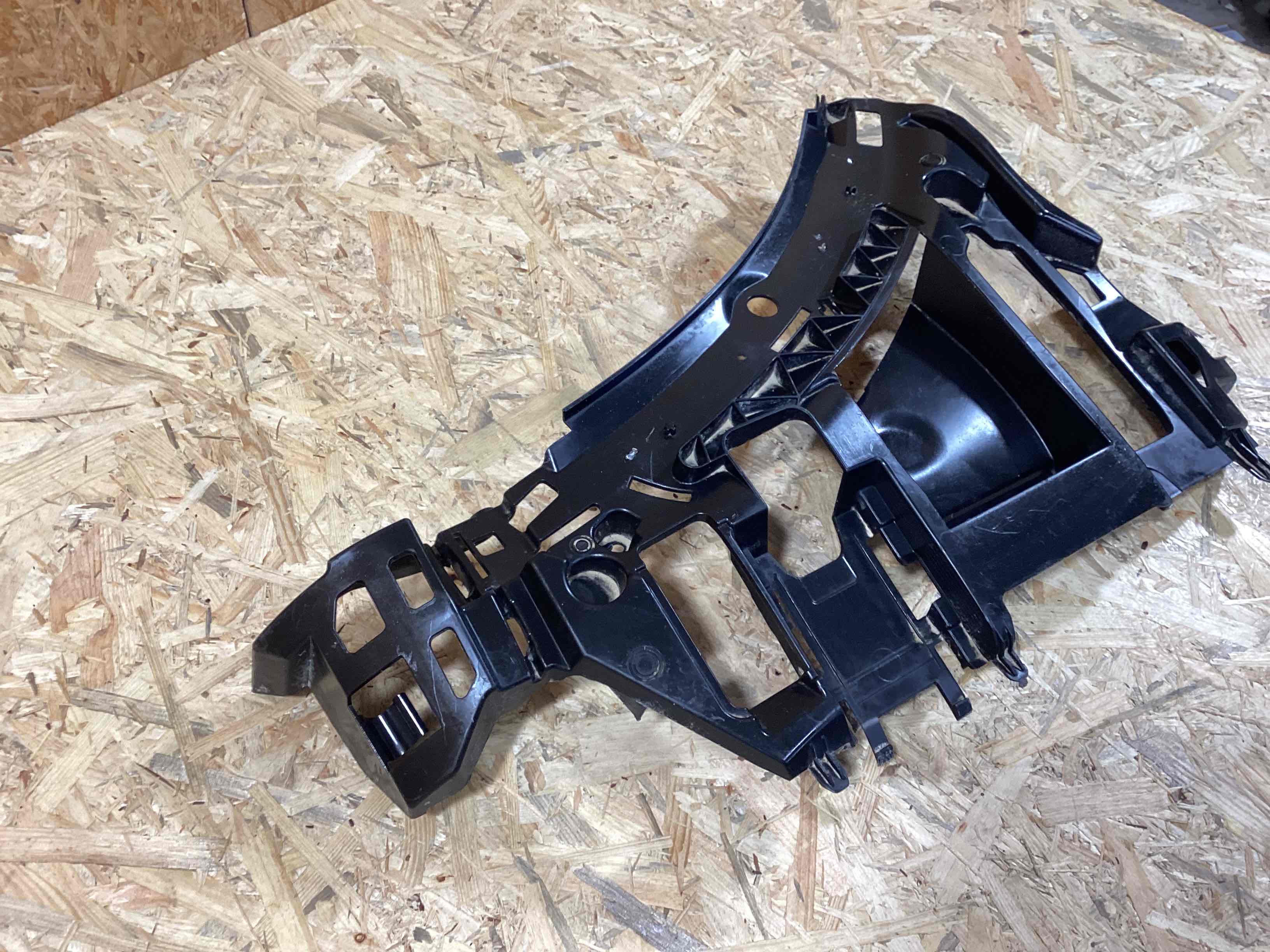 Крепление бампера Porsche Cayenne 080426-103