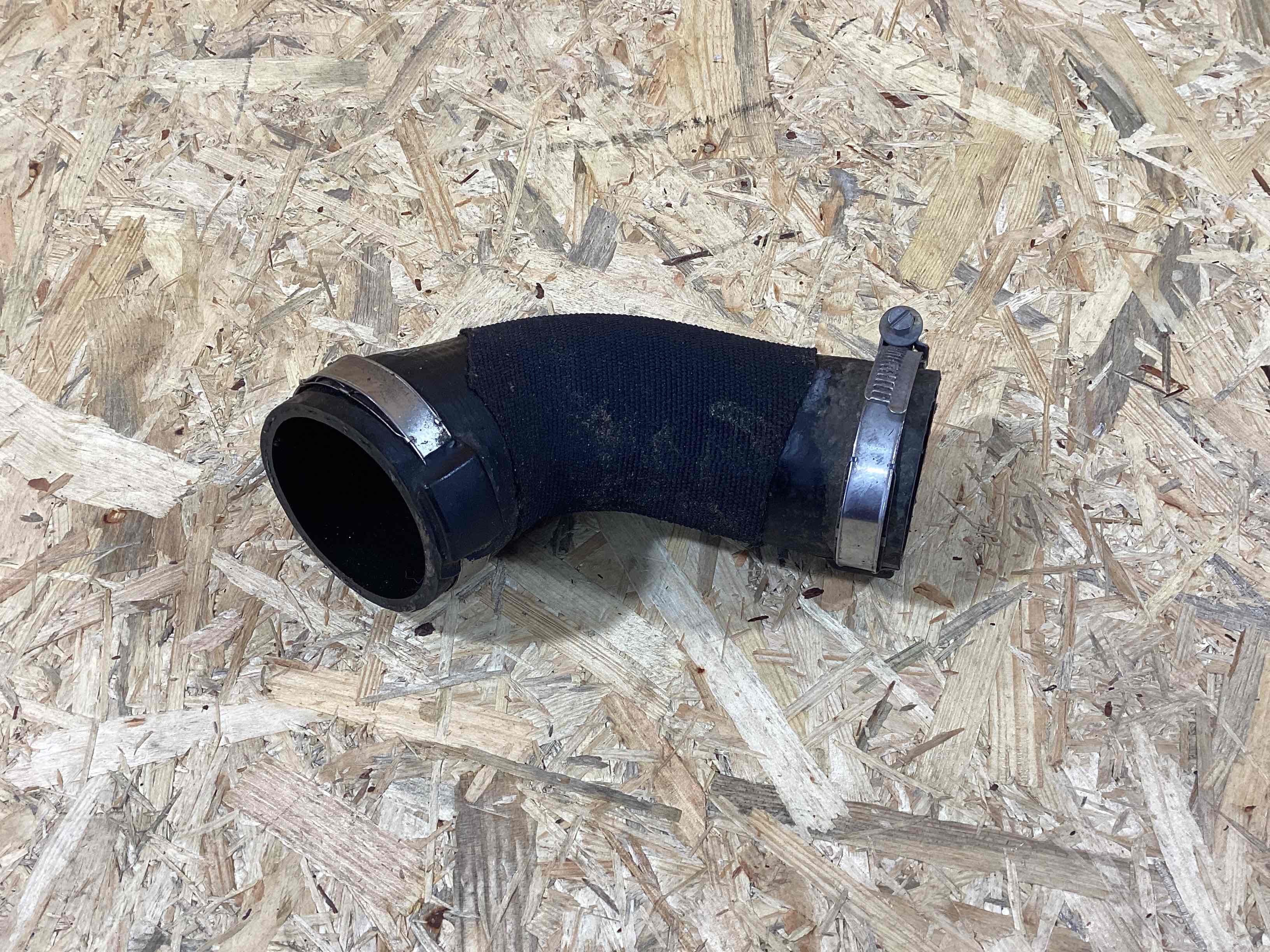 Патрубок Porsche Macan 080426-104