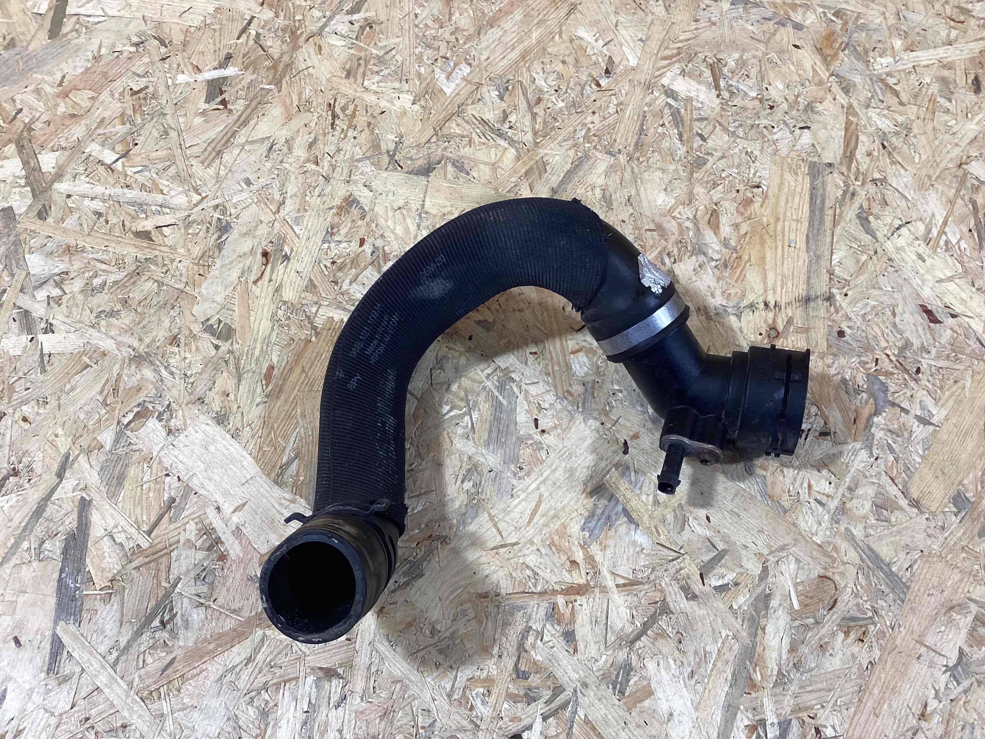 Патрубок Porsche Macan 080426-106