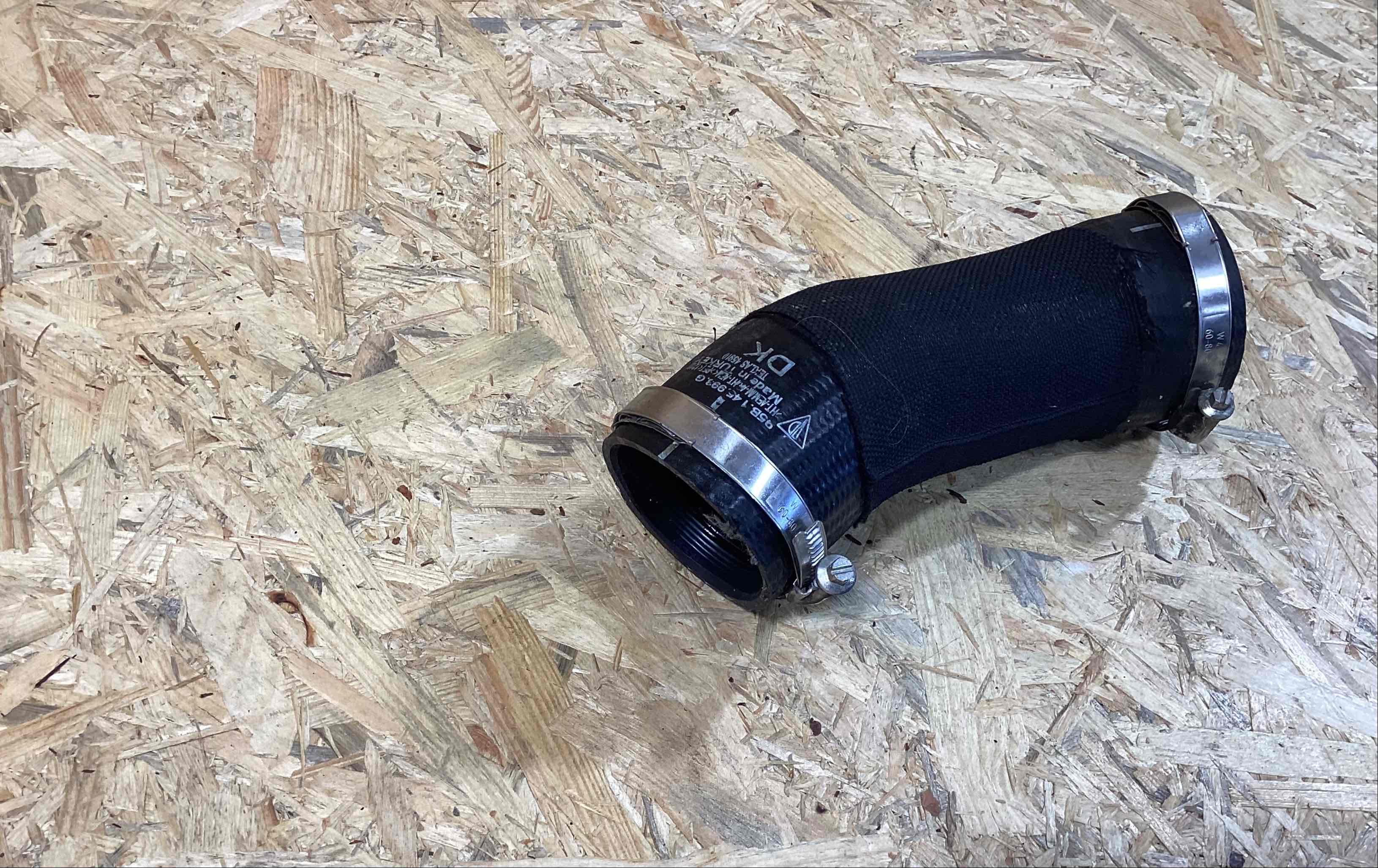 Патрубок Porsche Macan 080426-107