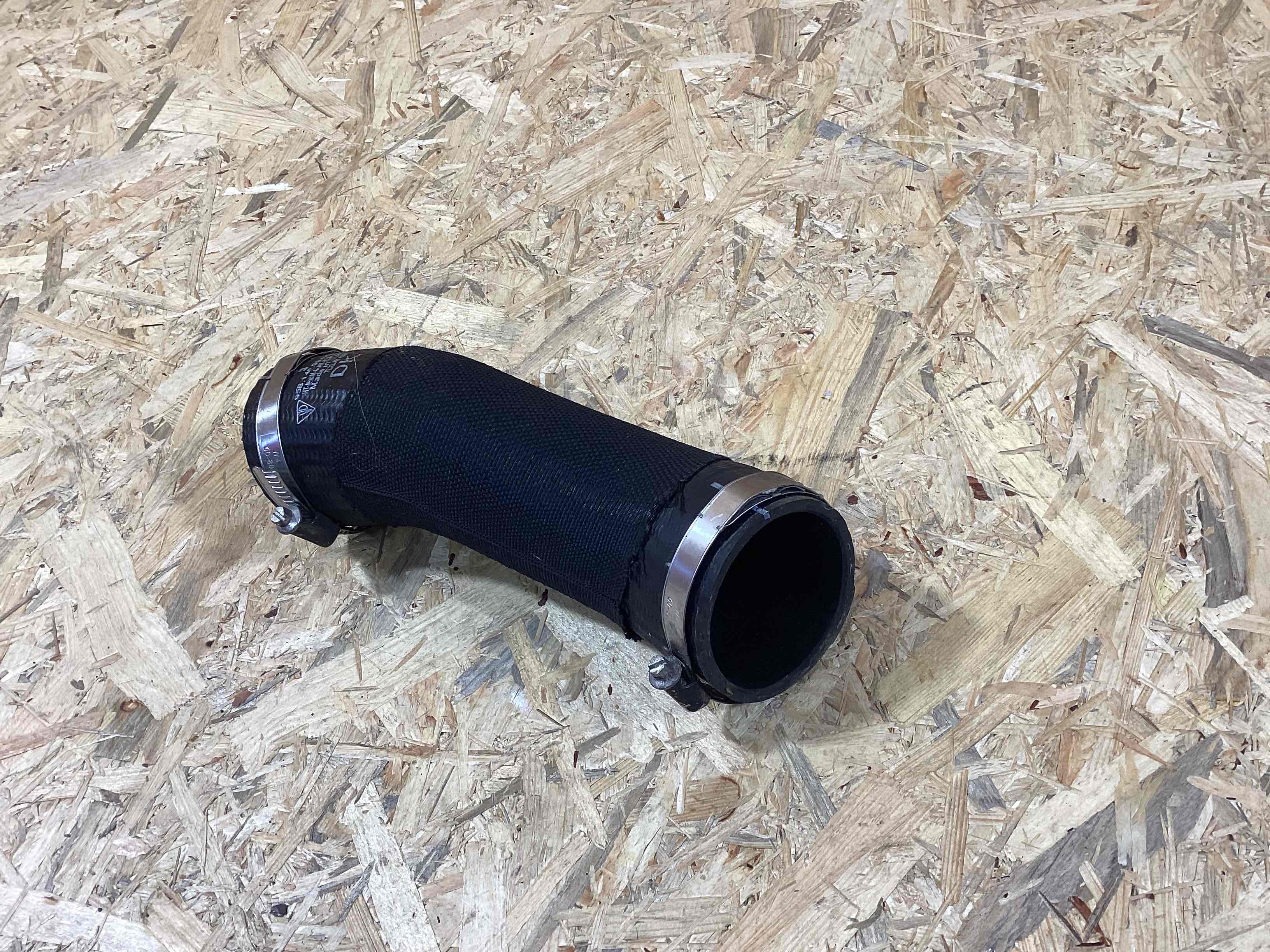 Патрубок Porsche Macan 080426-107