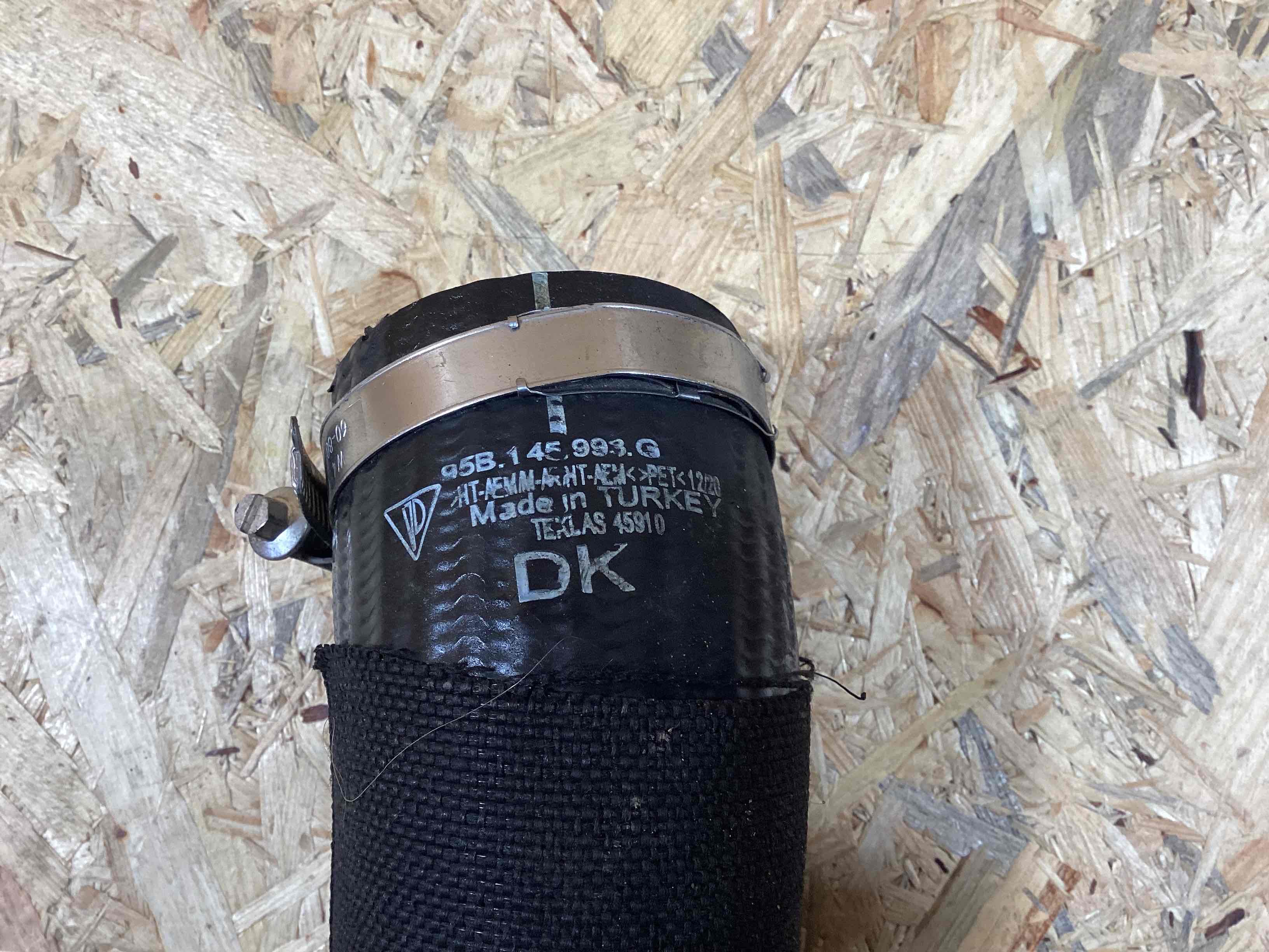 Патрубок Porsche Macan 080426-107