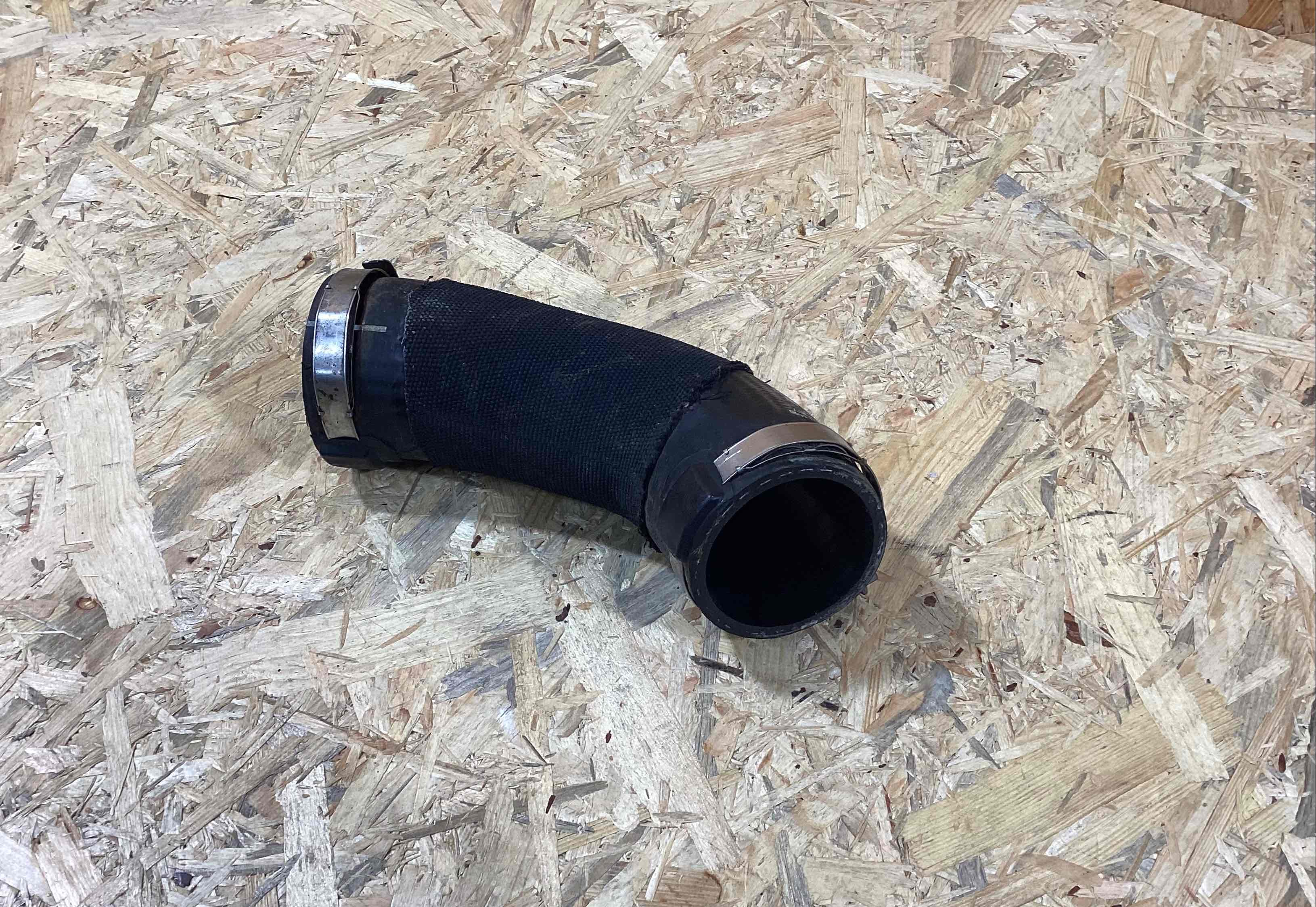 Патрубок Porsche Macan 080426-108