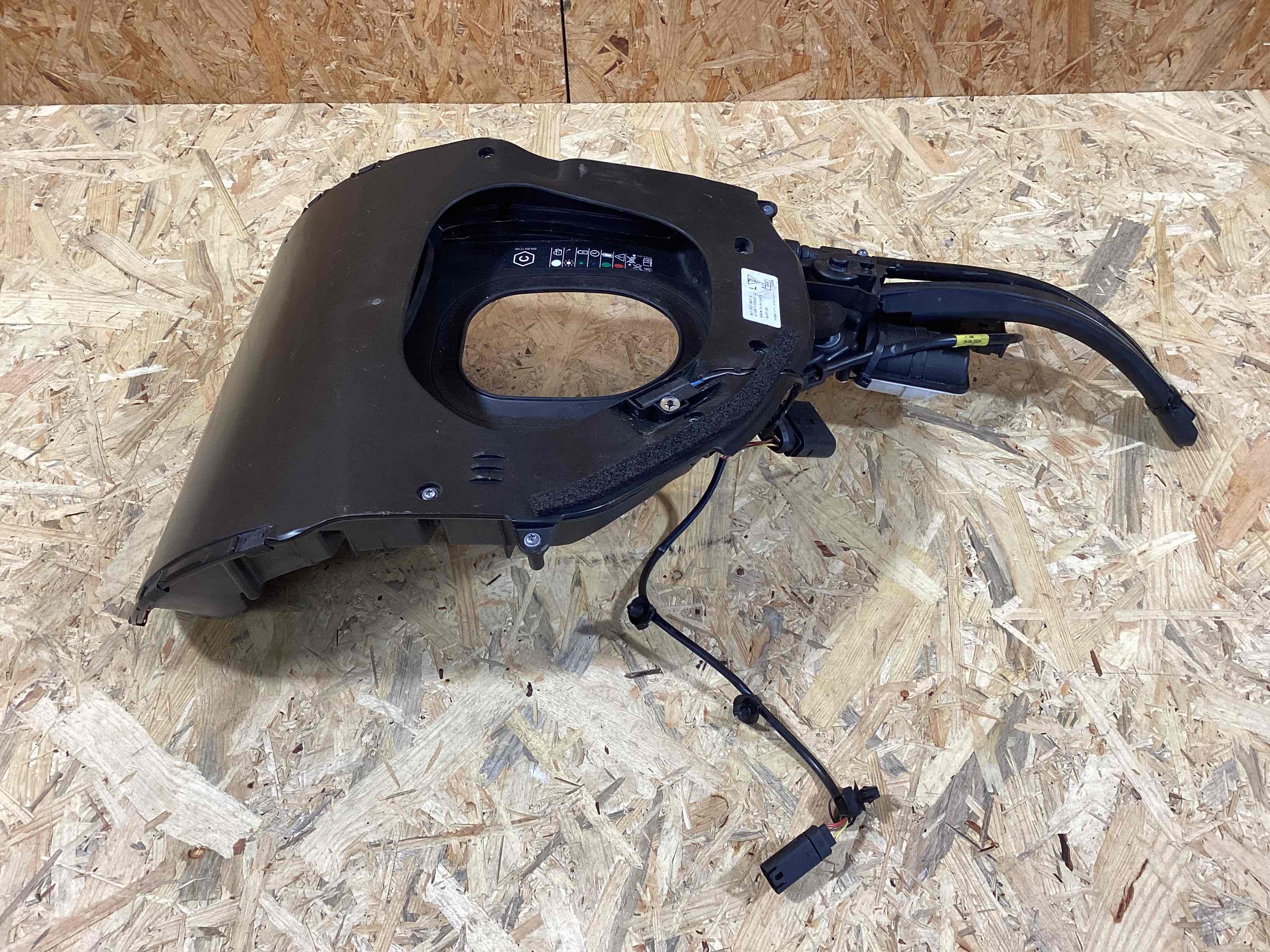 Аккумуляторная батарея, конвертор, проводка, крепление и др. Porsche Taycan 080426-109