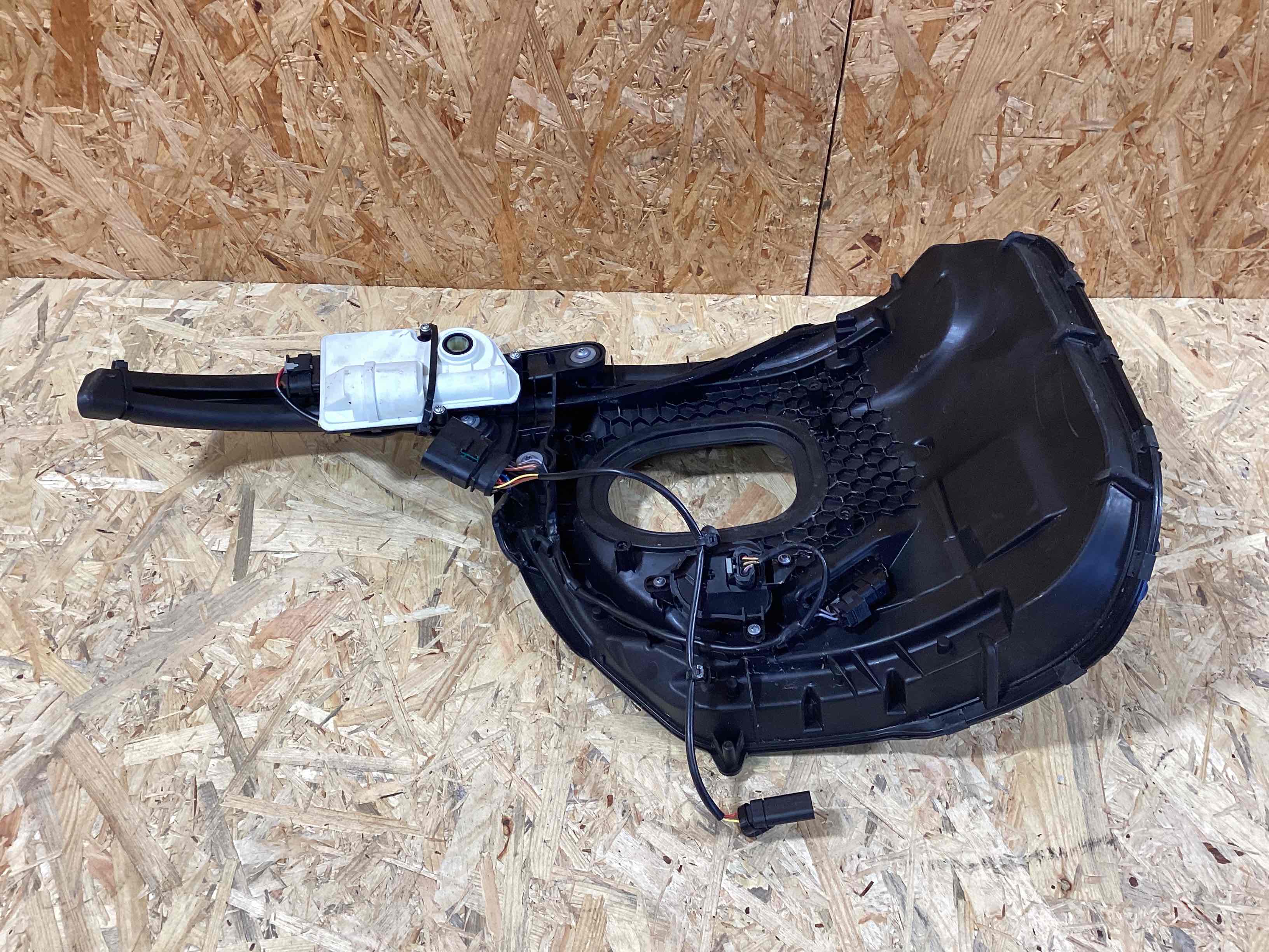 Аккумуляторная батарея, конвертор, проводка, крепление и др. Porsche Taycan 080426-109