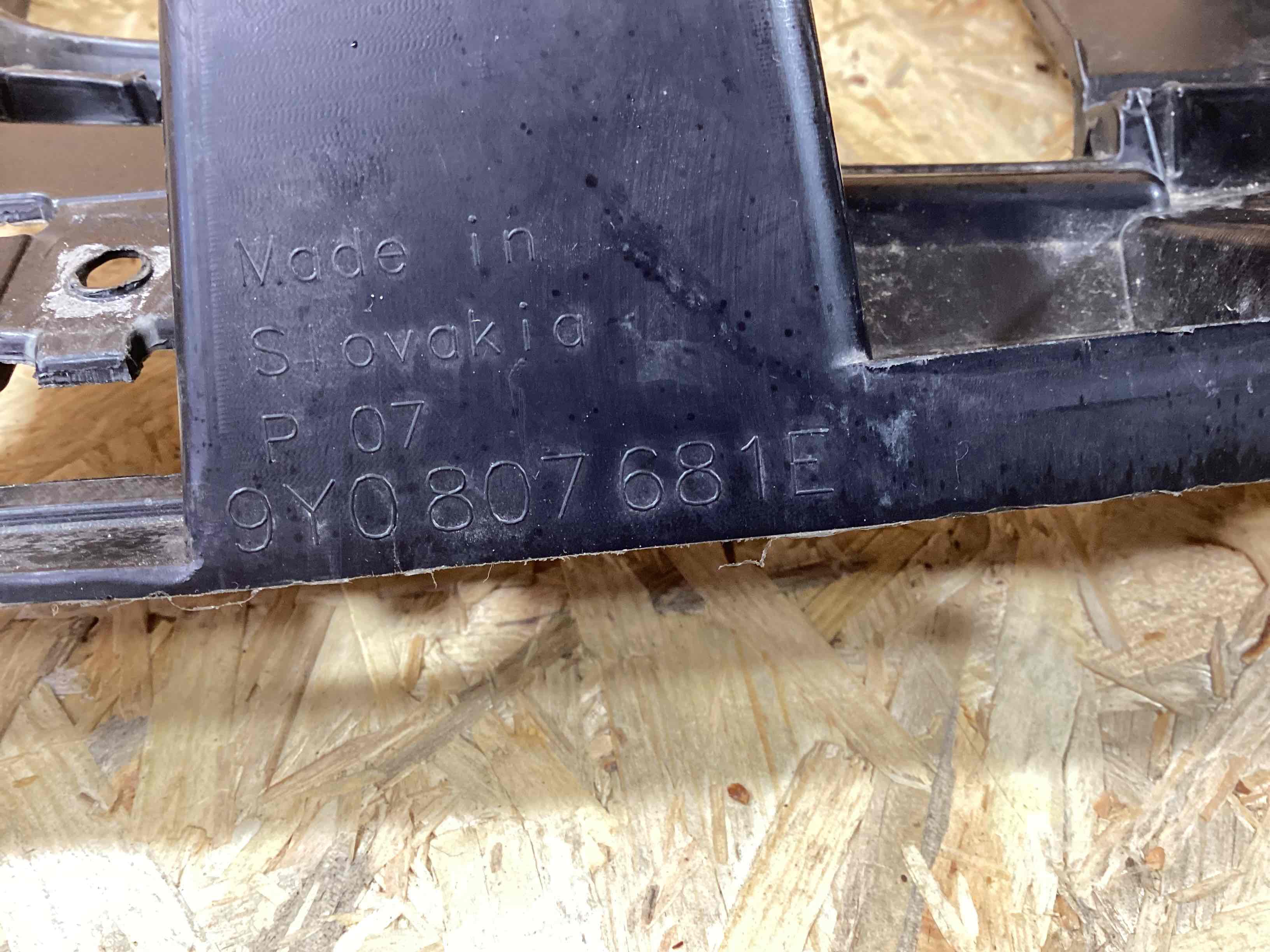 Заглушка, вставка (решетка) в бампер Porsche Cayenne 080426-111