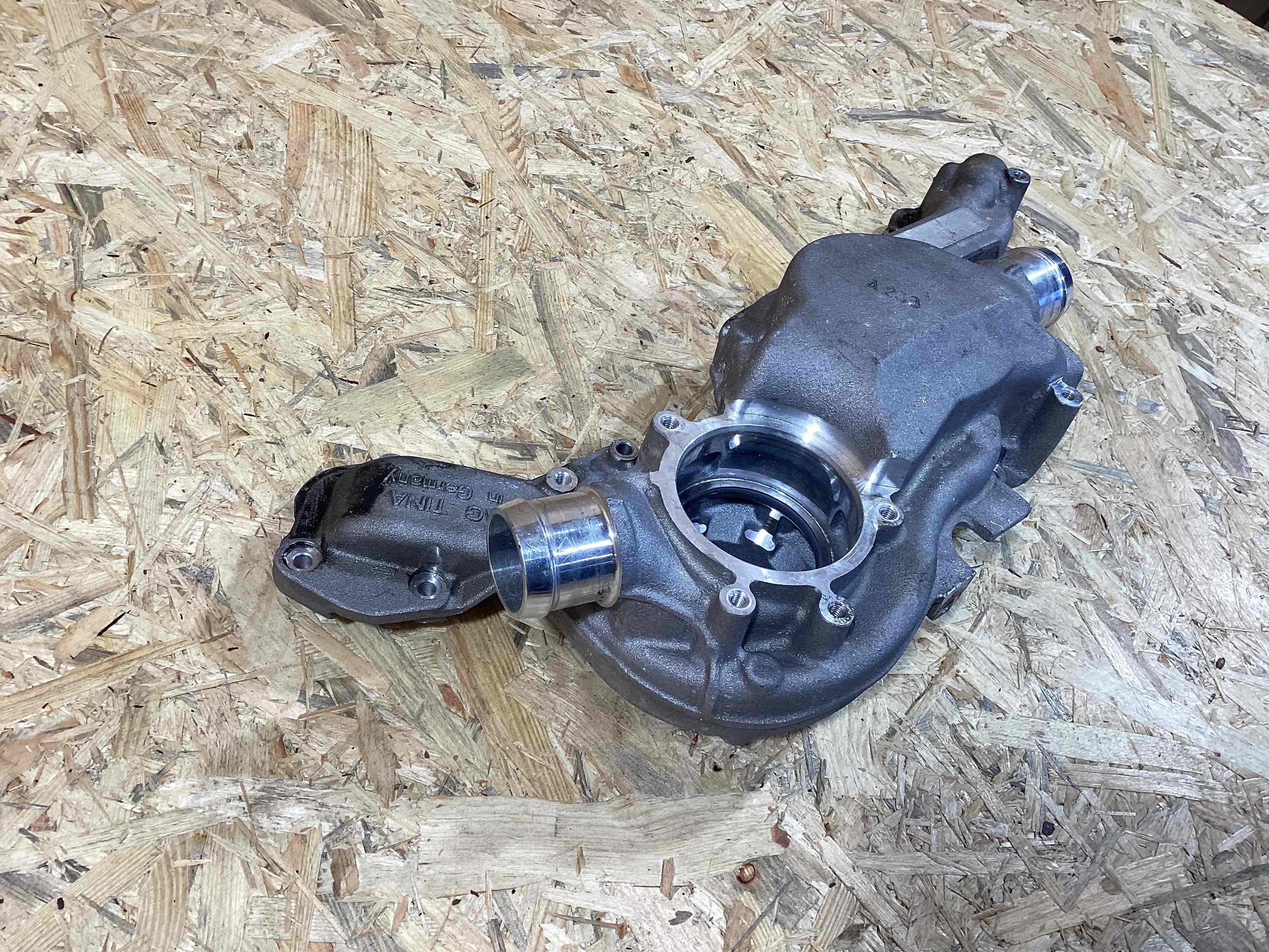 Термостат (корпус термостата) Porsche Panamera 080426-114