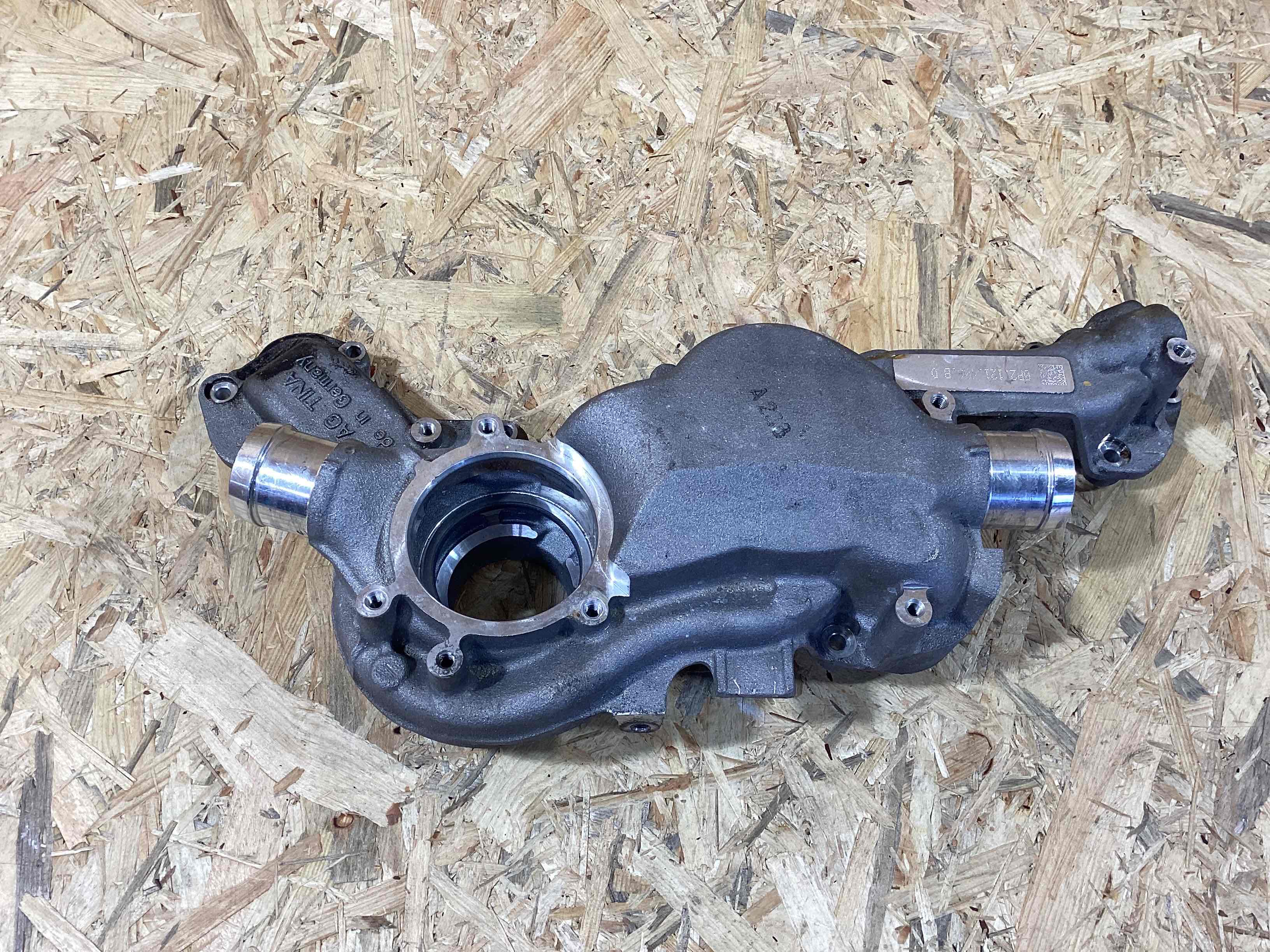 Термостат (корпус термостата) Porsche Panamera 080426-114