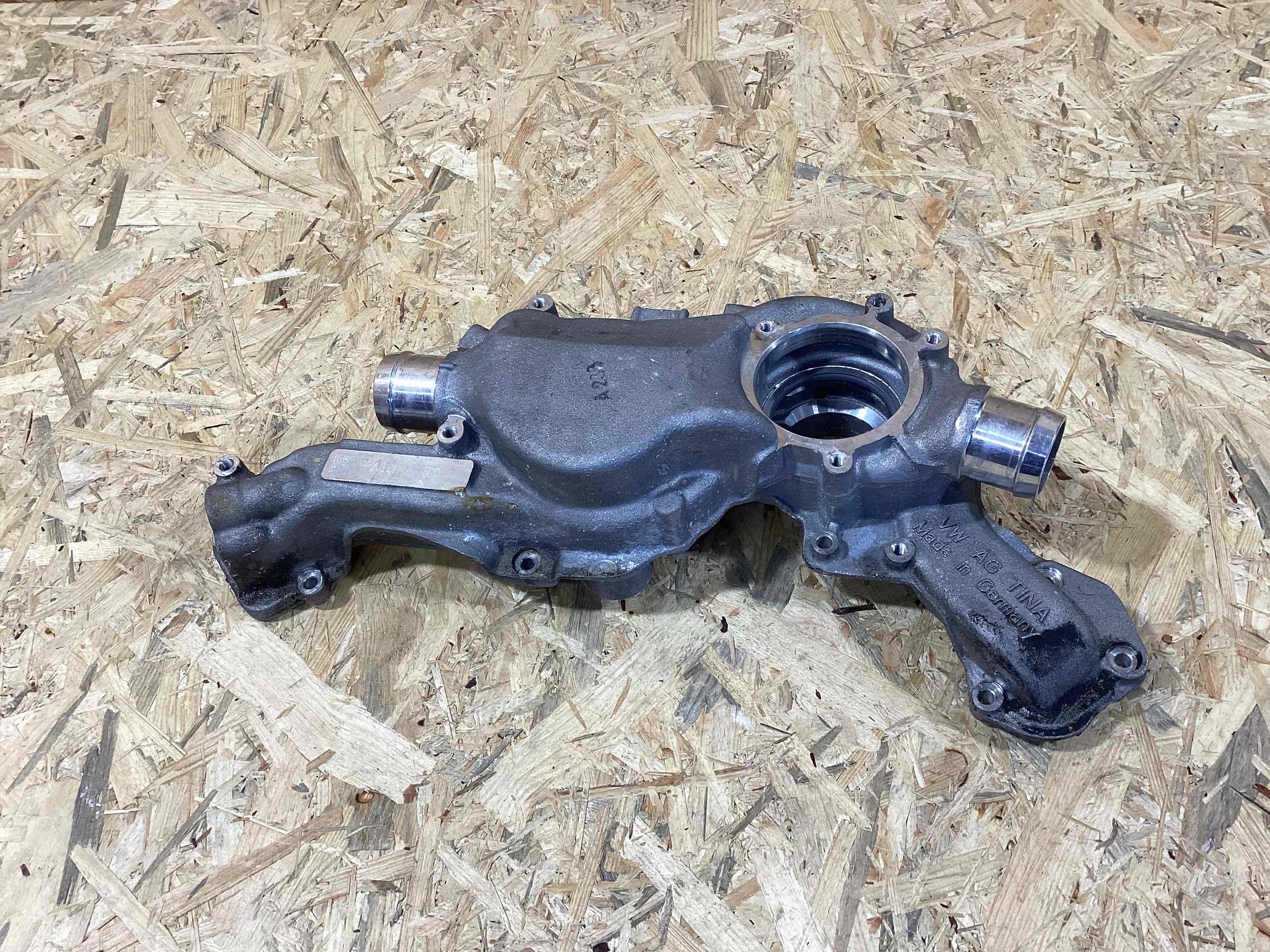 Термостат (корпус термостата) Porsche Panamera 080426-114