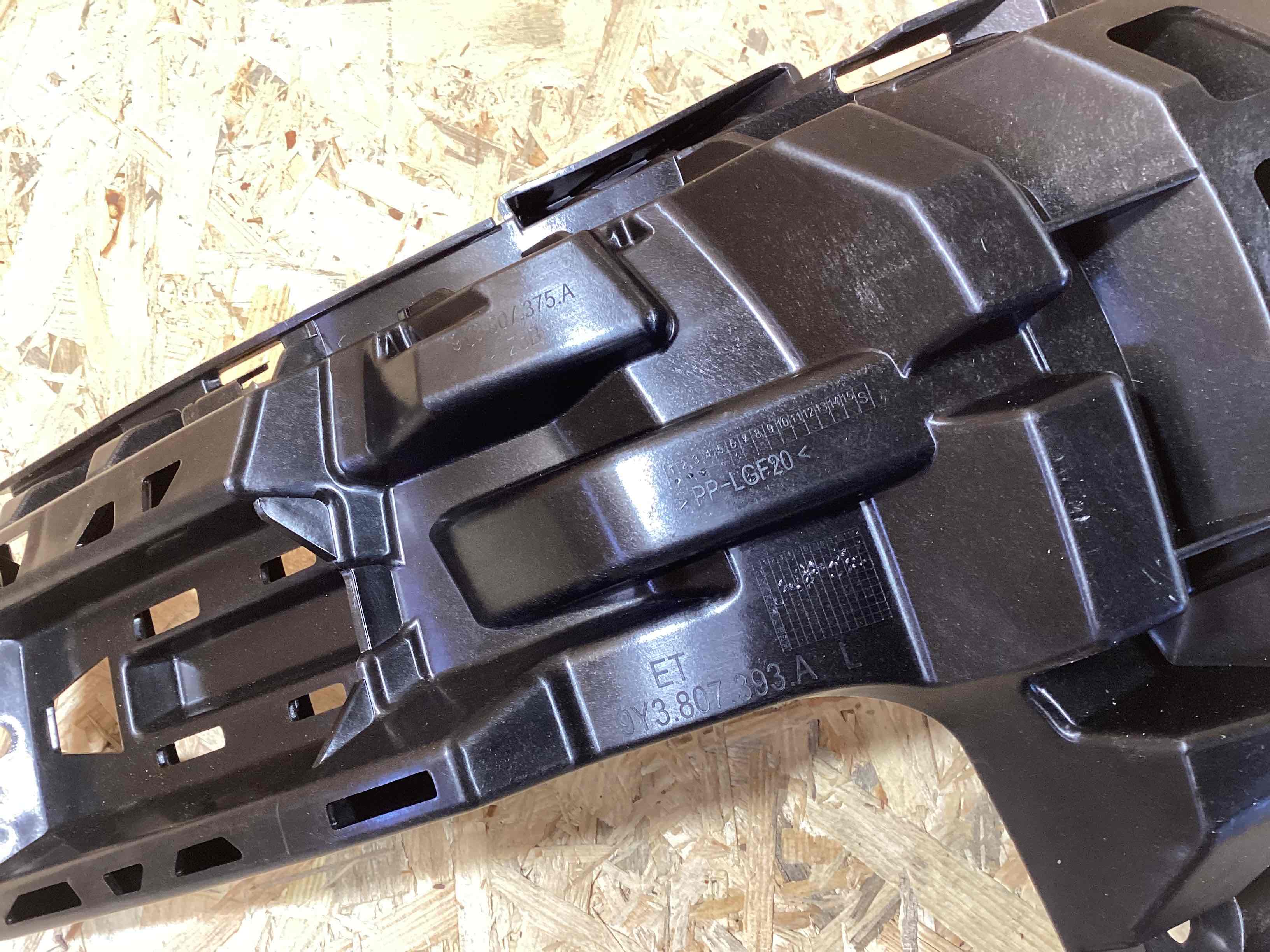 Крепление бампера Porsche Cayenne 080426-120