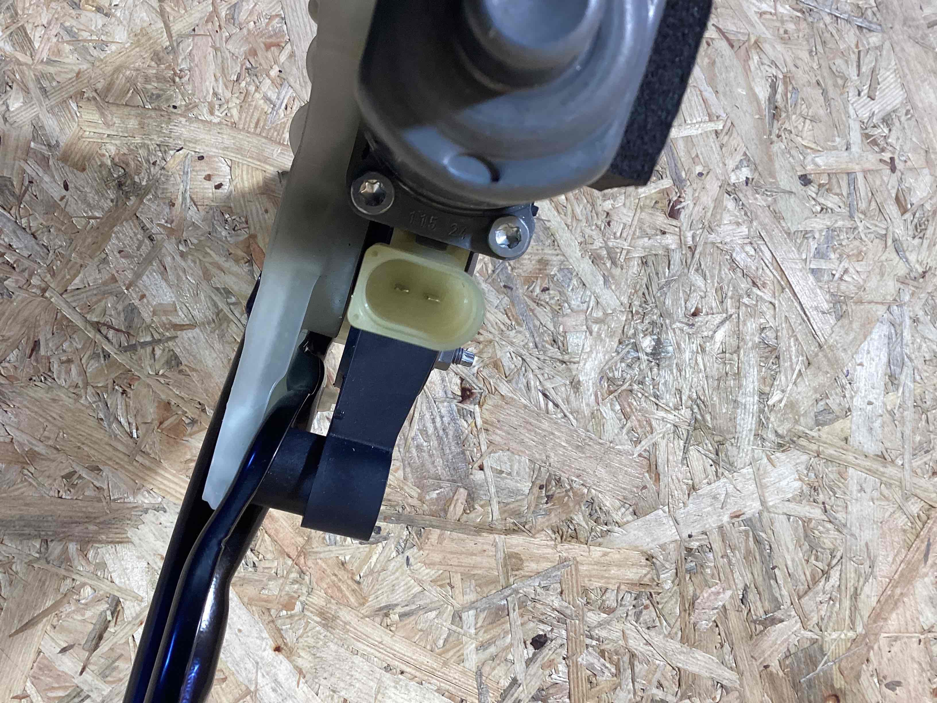 Стеклоподъемник передний правый Porsche 911 080426-133