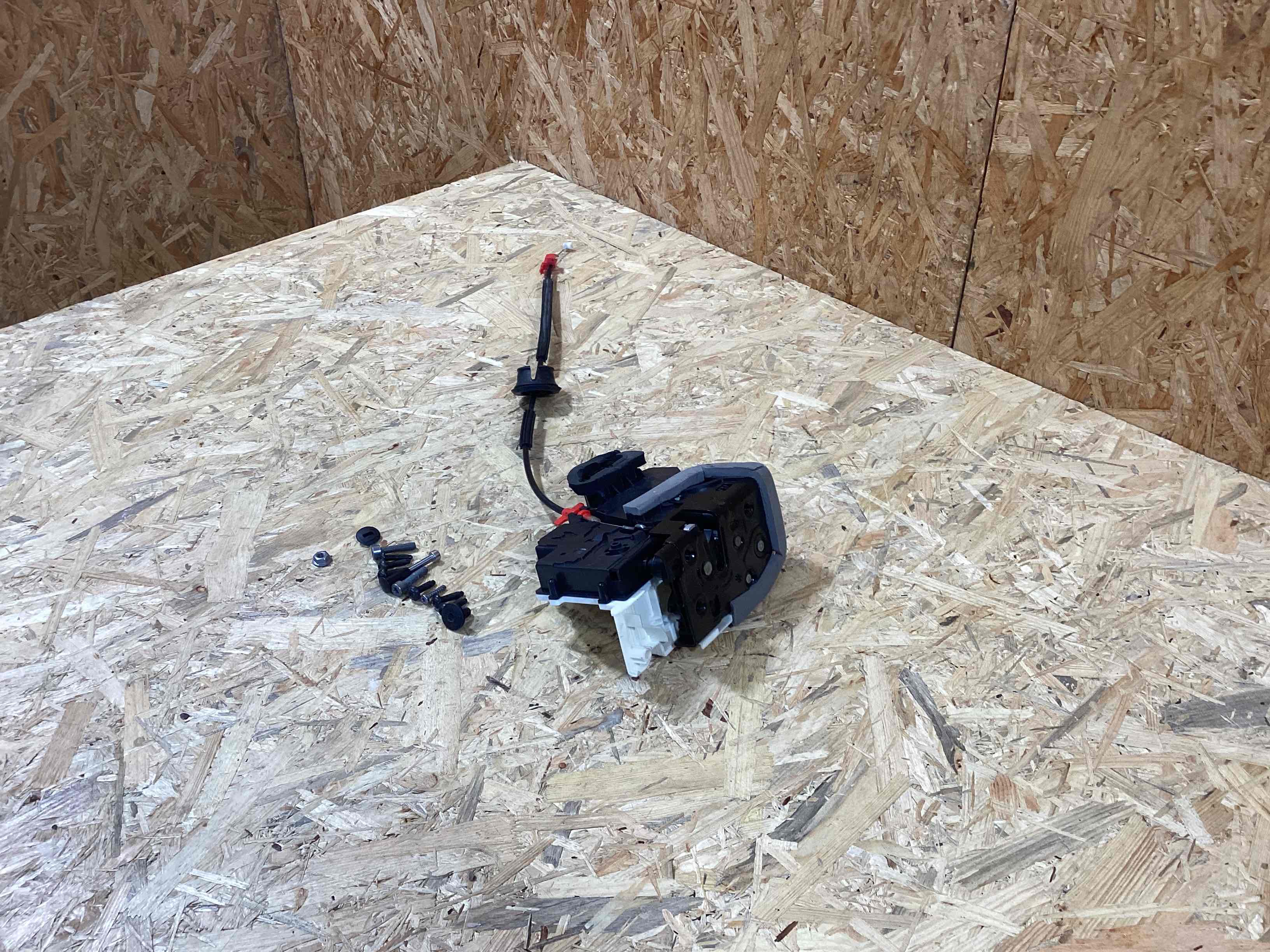 Замок двери передней правой Porsche 911 080426-134