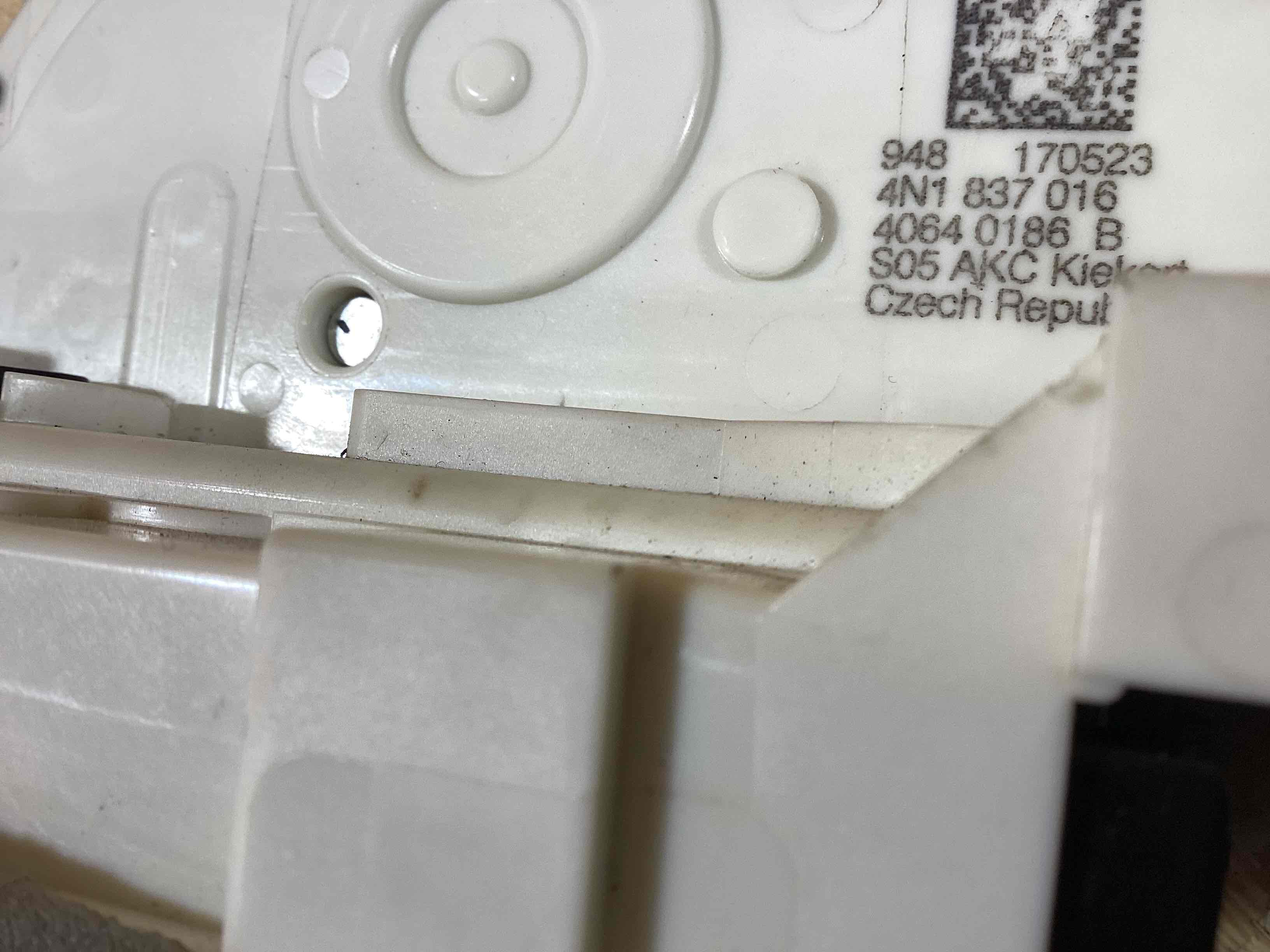 Замок двери передней правой Porsche 911 080426-134