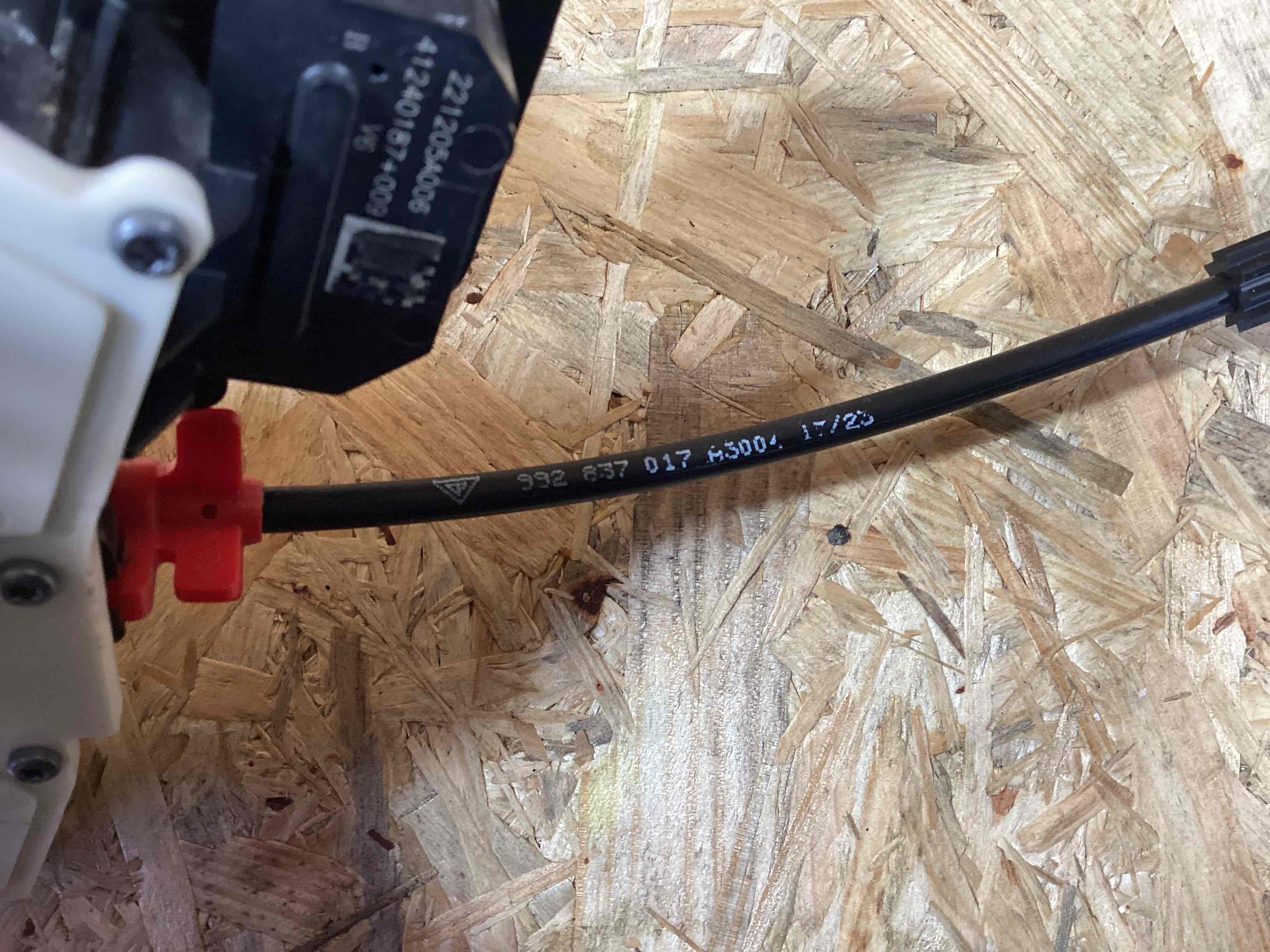 Замок двери передней правой Porsche 911 080426-134