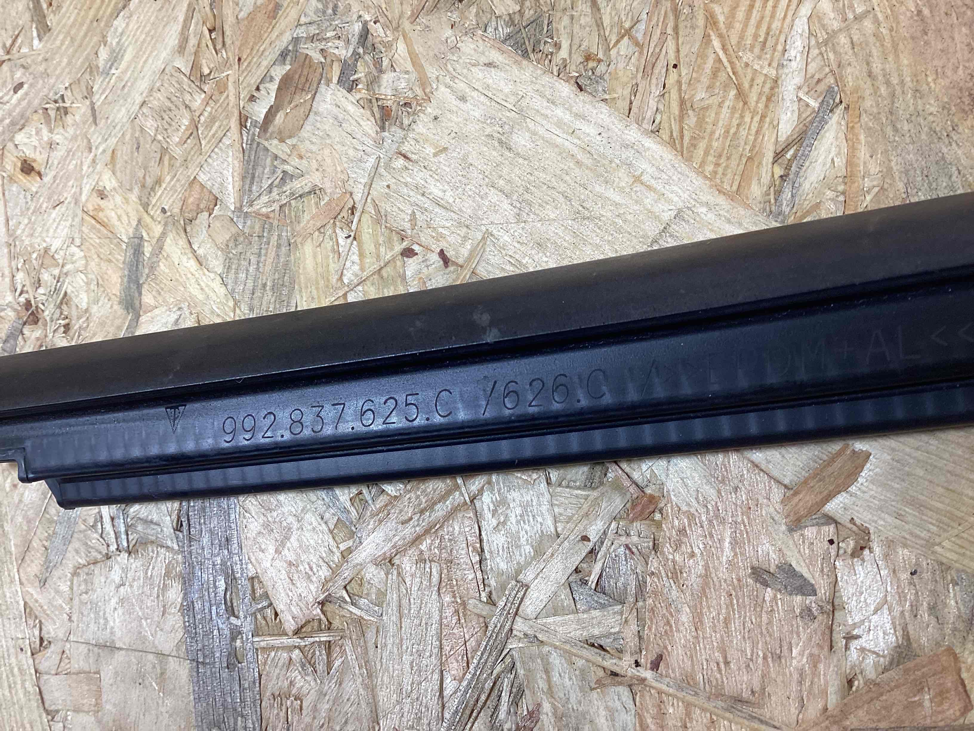 Молдинг двери передней правой Porsche 911 080426-136