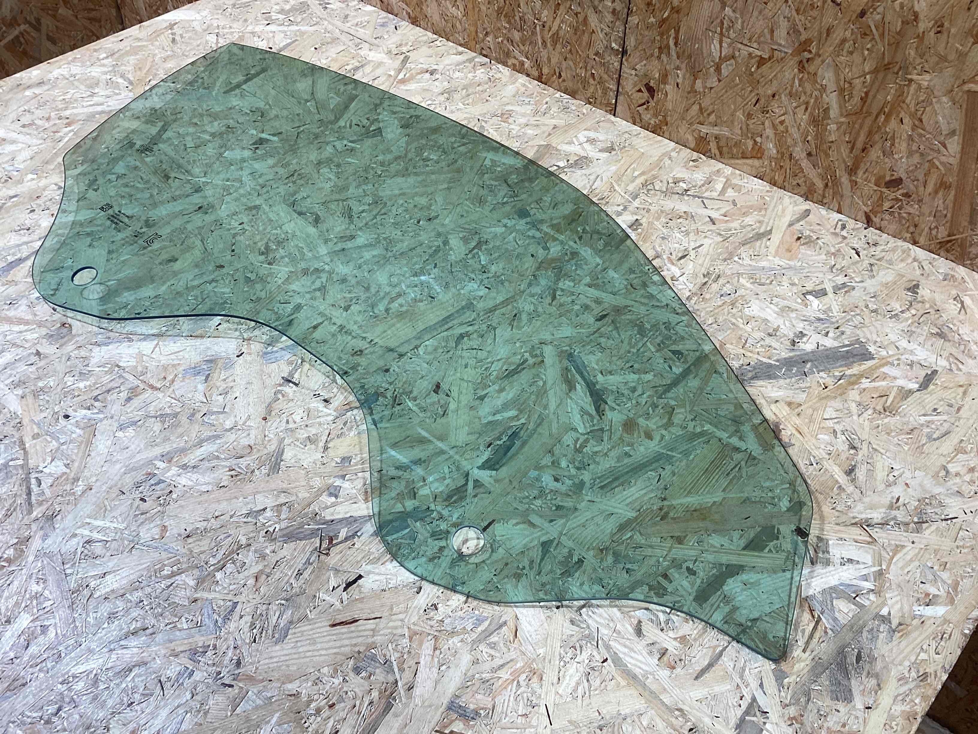 Стекло двери Porsche 911 080426-137