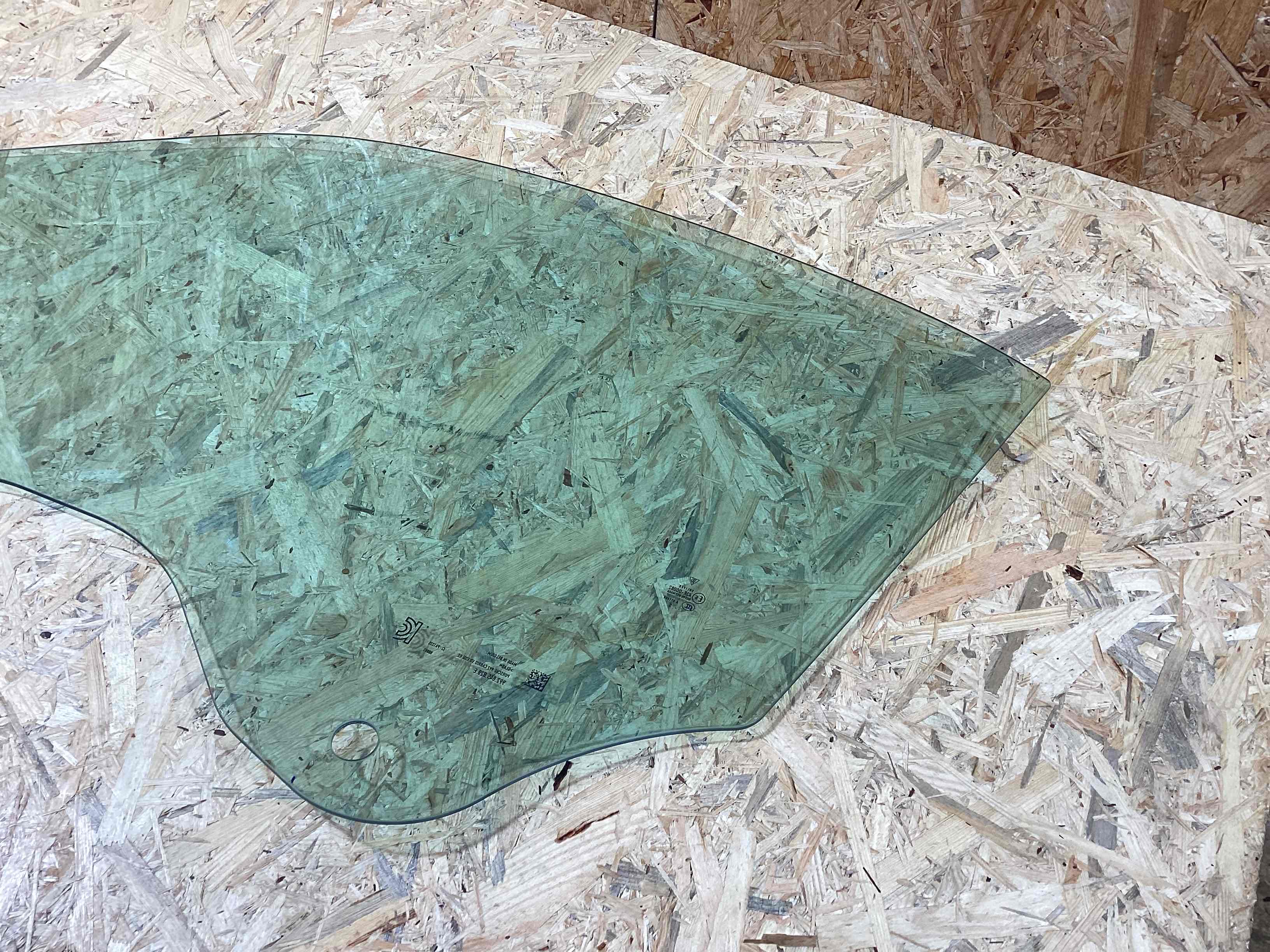 Стекло двери Porsche 911 080426-137