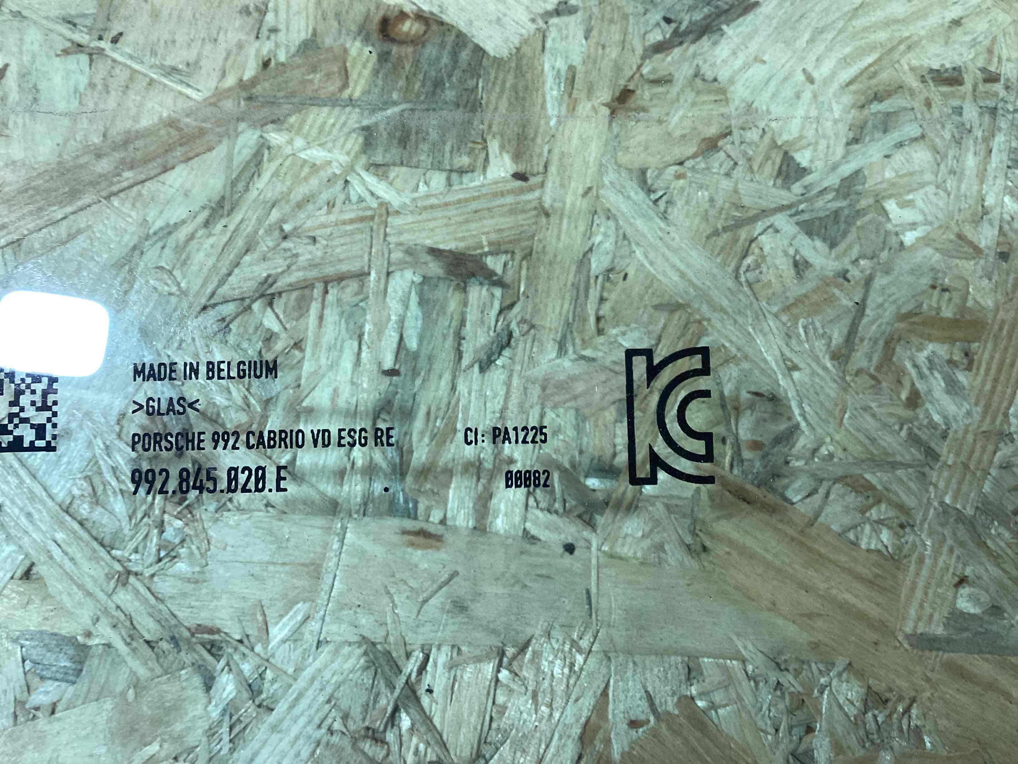 Стекло двери Porsche 911 080426-137