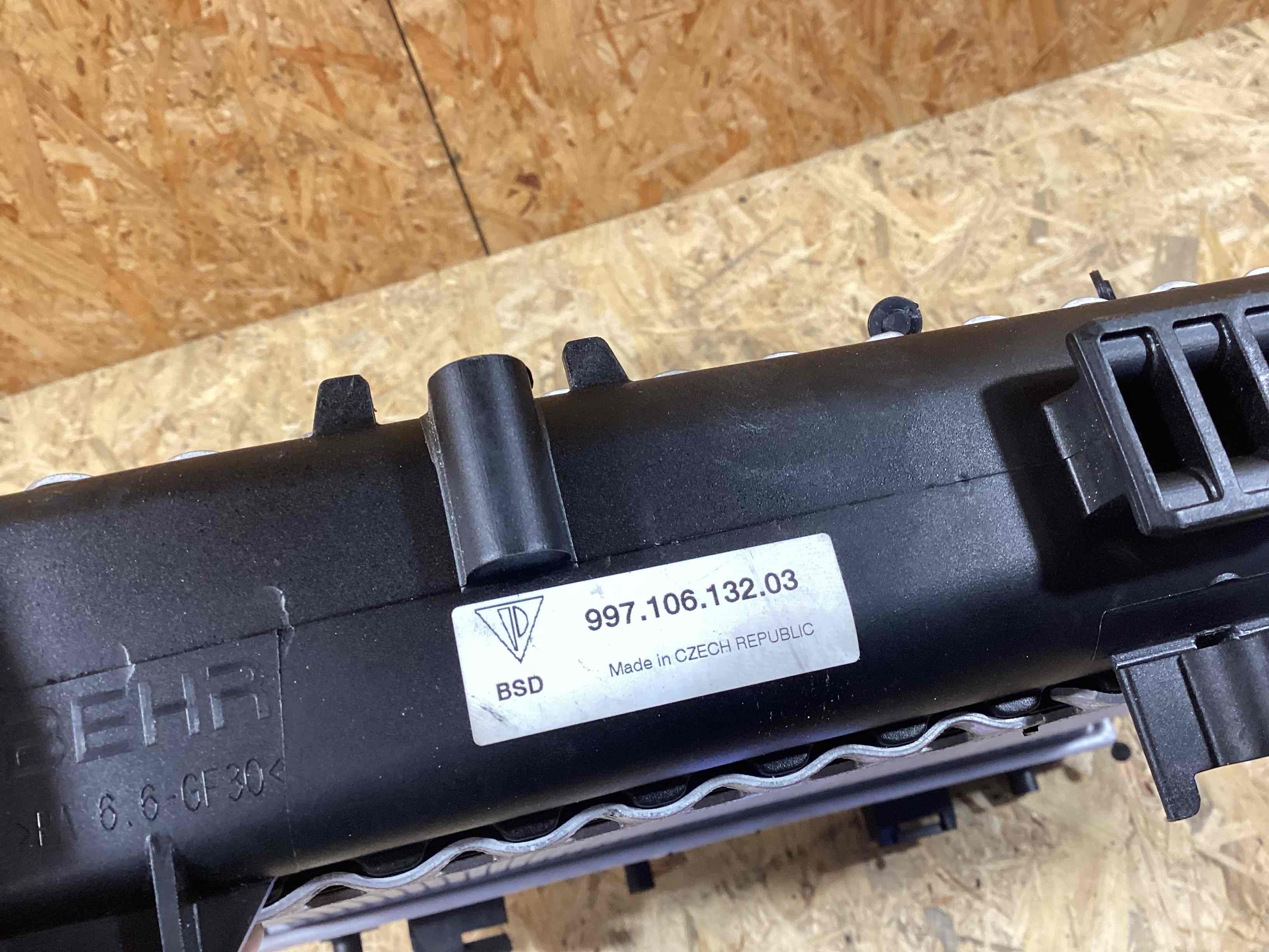 Радиатор (основной) Porsche 911 080426-145