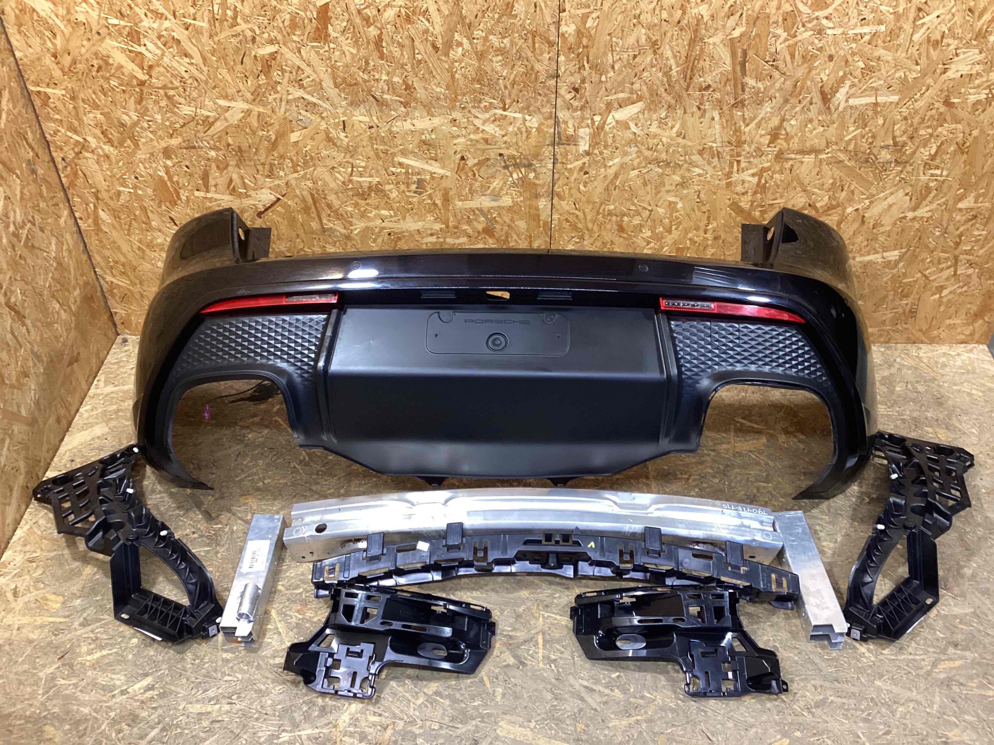 Бампер задний Porsche Macan 080925-109