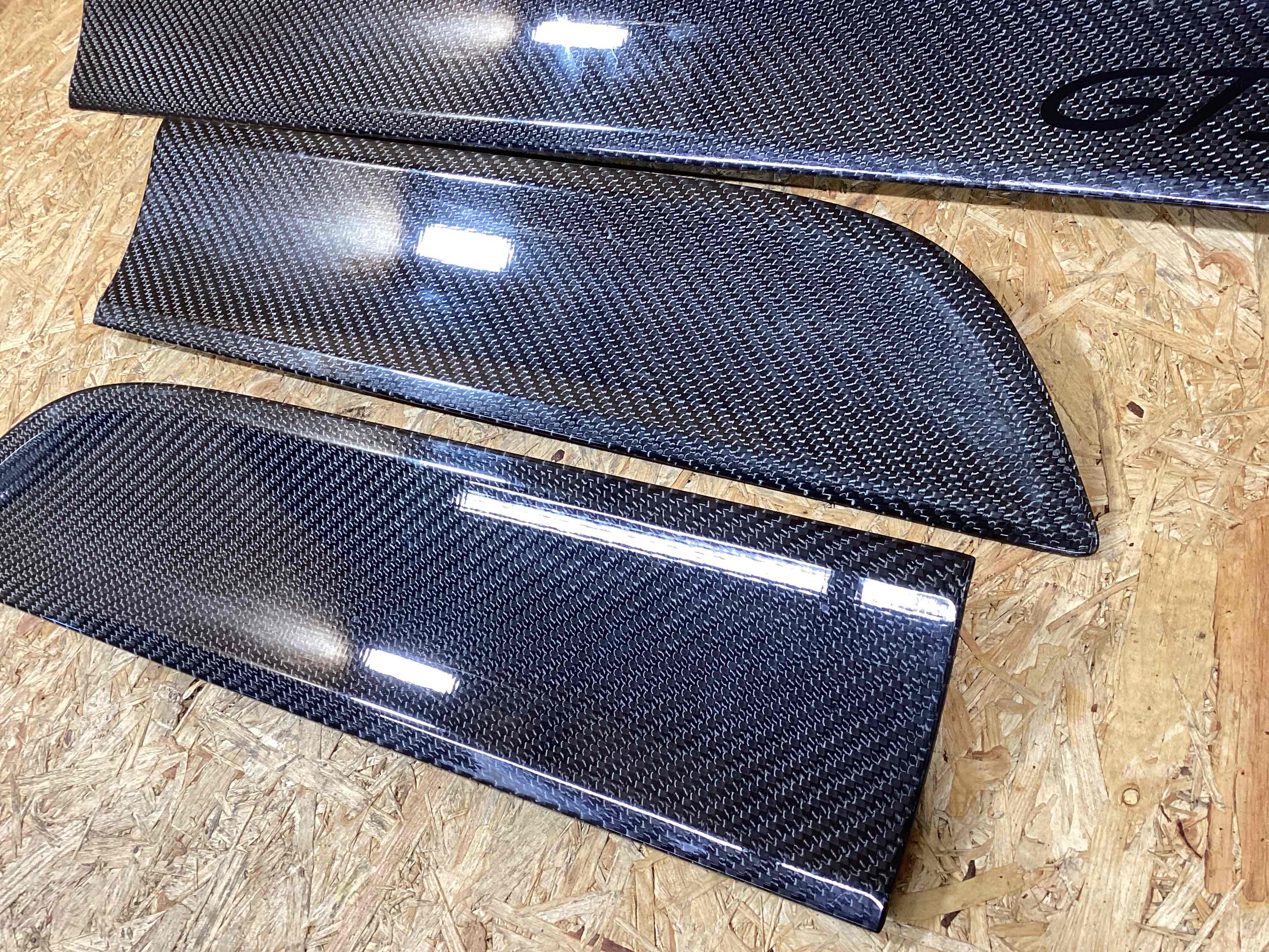 Молдинг двери передней левой Porsche Macan 081025-103