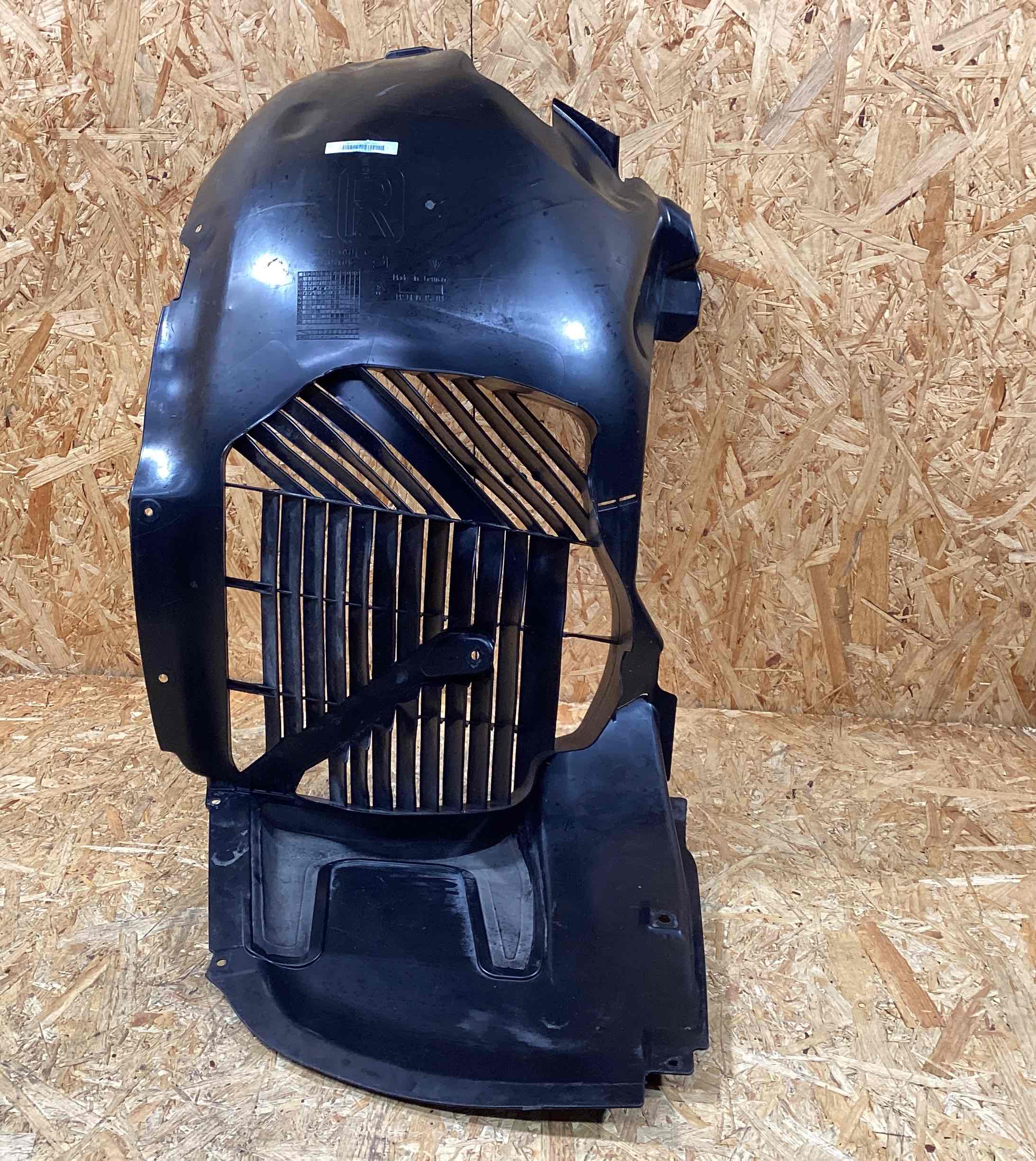 Защита арок передняя правая (подкрылок) Porsche 911 081025-110