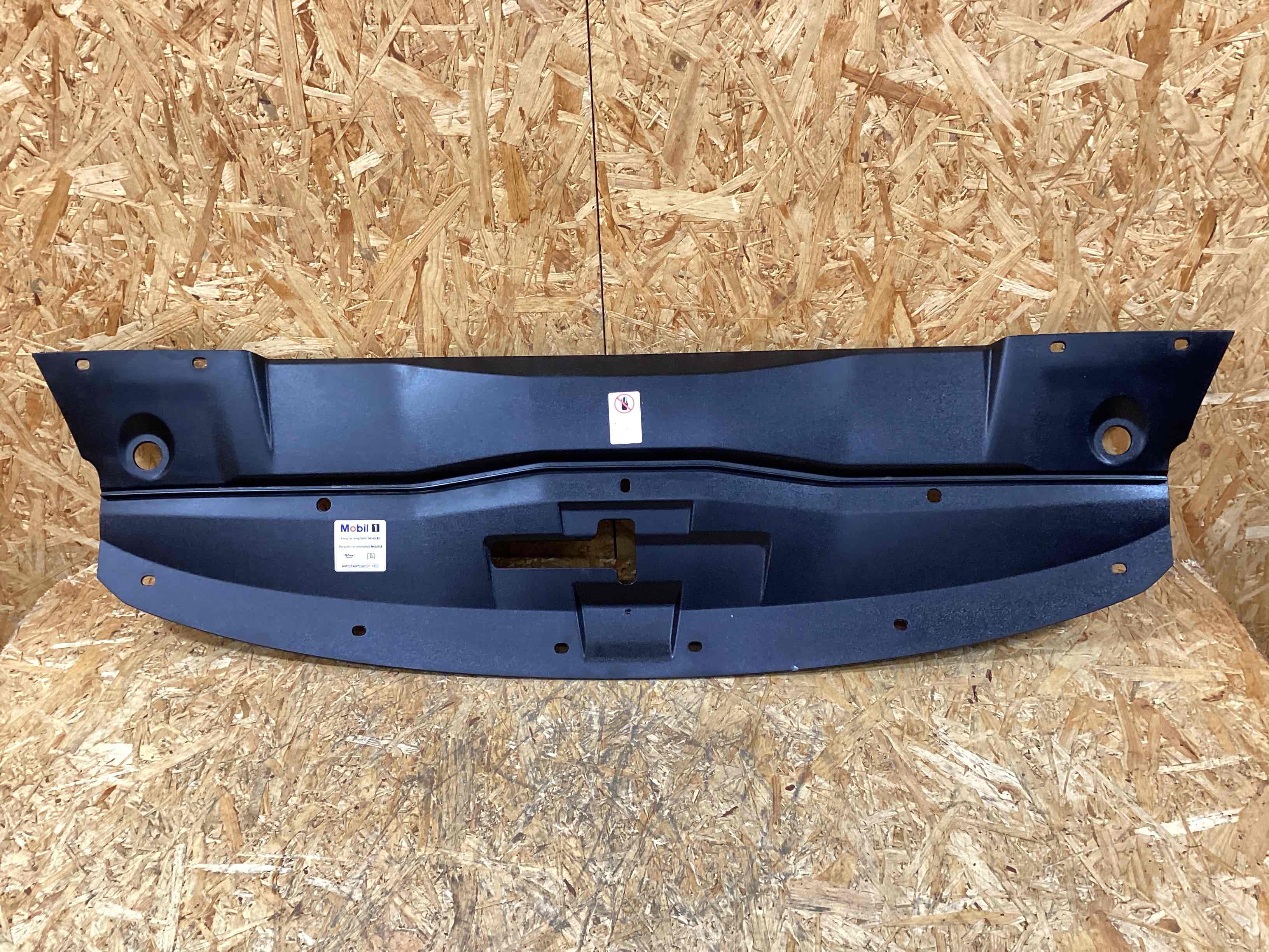 Пластик моторного отсека Porsche Cayenne 081025-122