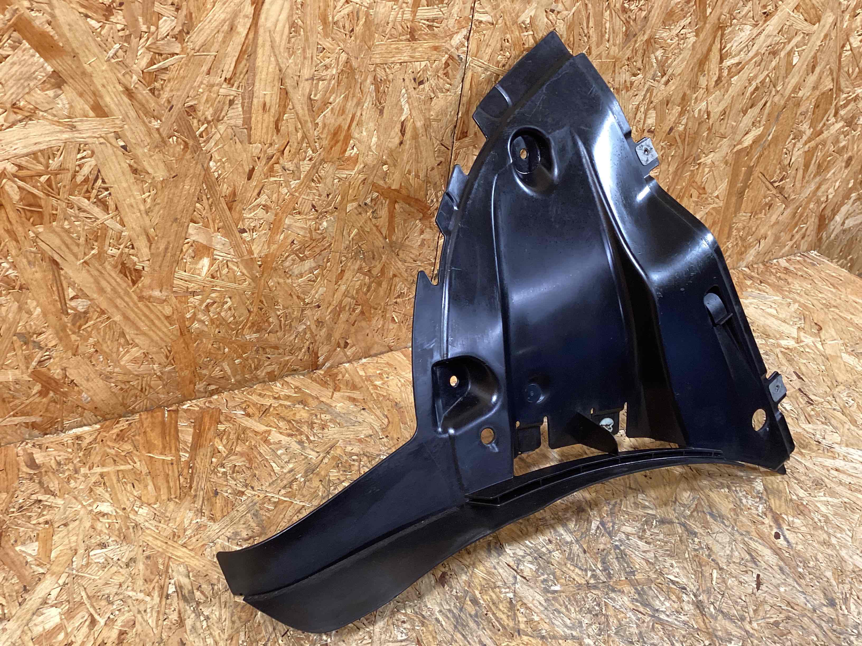 Защита арок передняя правая (подкрылок) Porsche Macan 081025-123