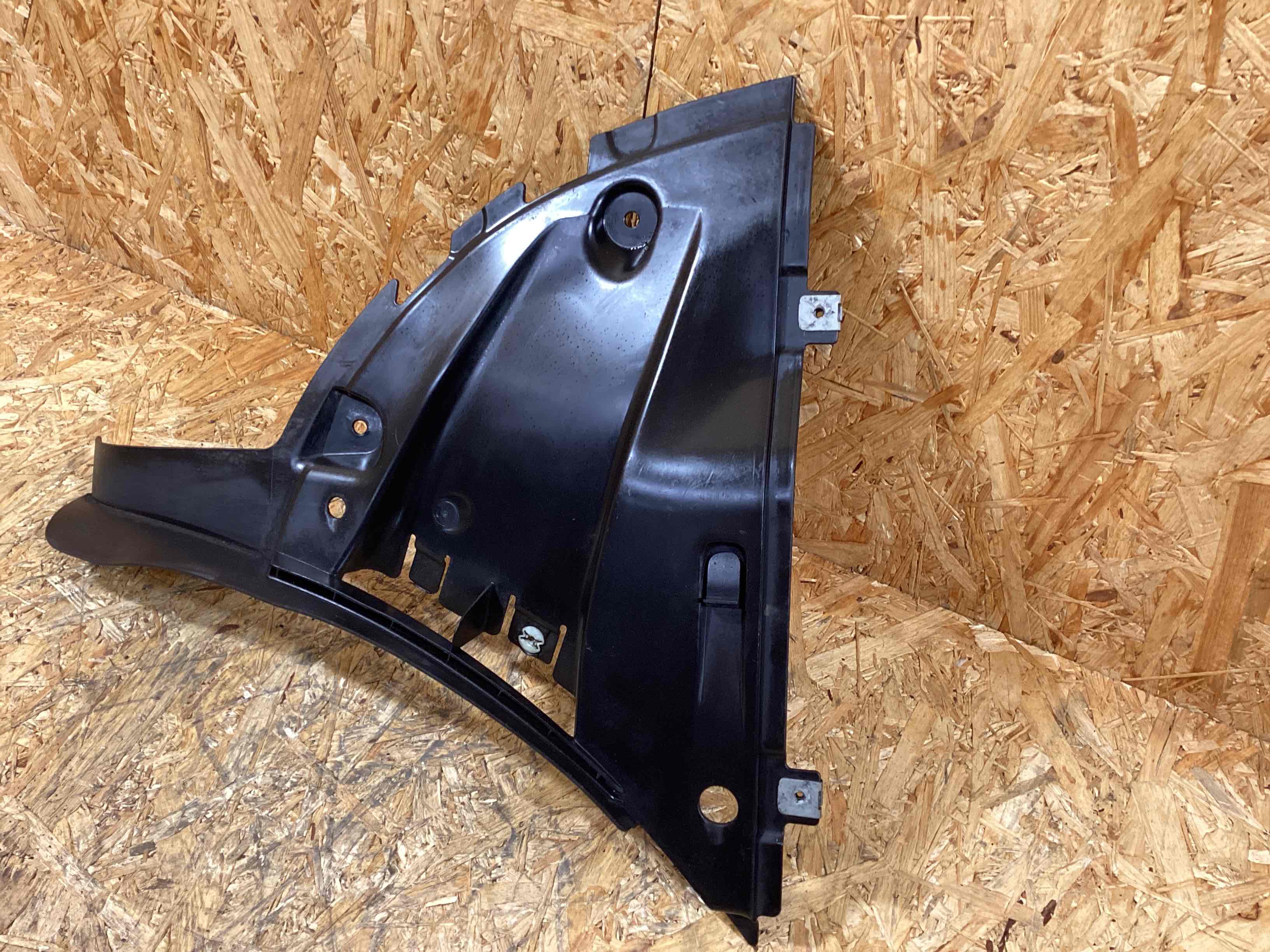 Защита арок передняя правая (подкрылок) Porsche Macan 081025-123