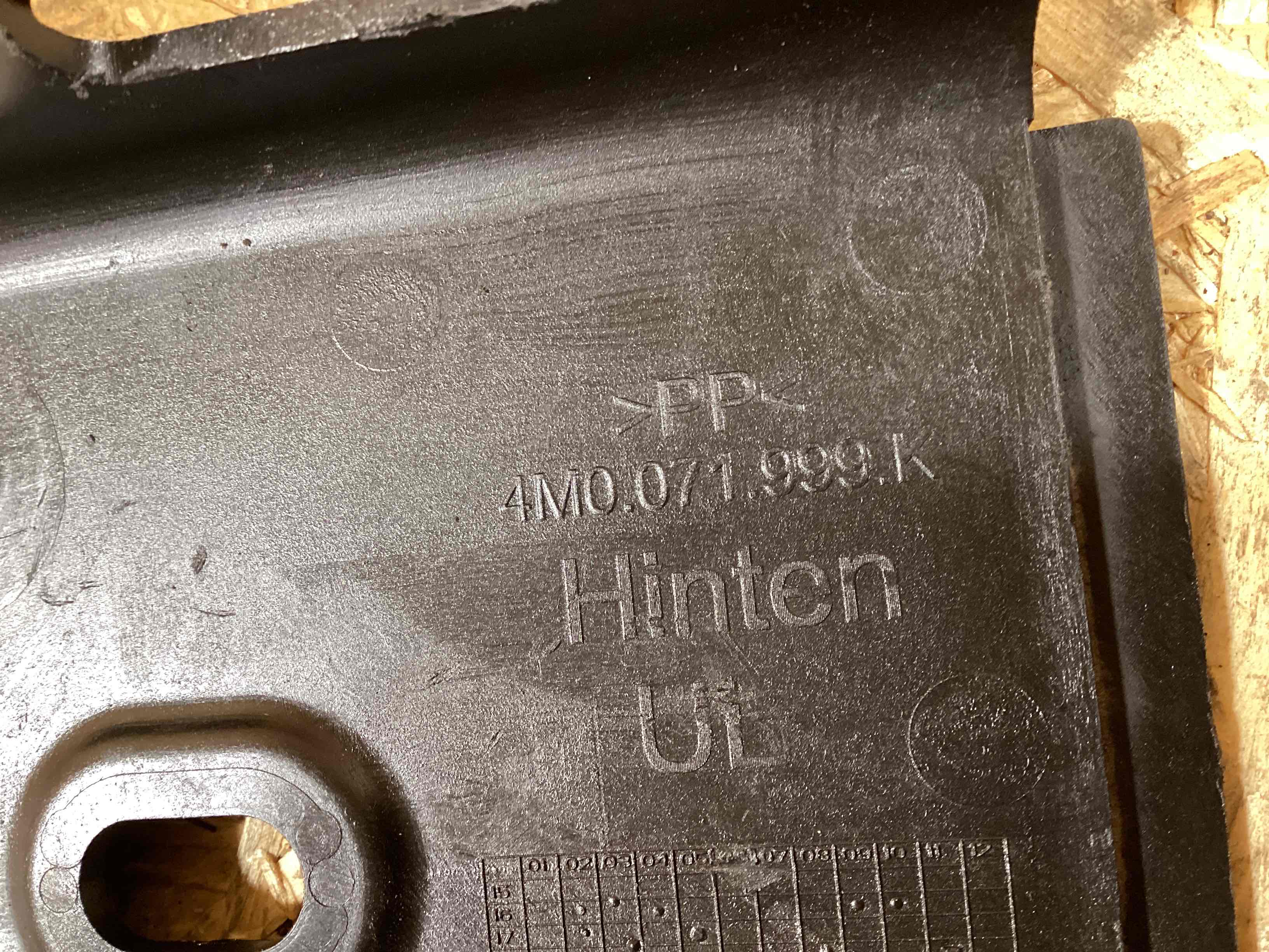 Крепление, кронштейн Audi Q7 081025-129