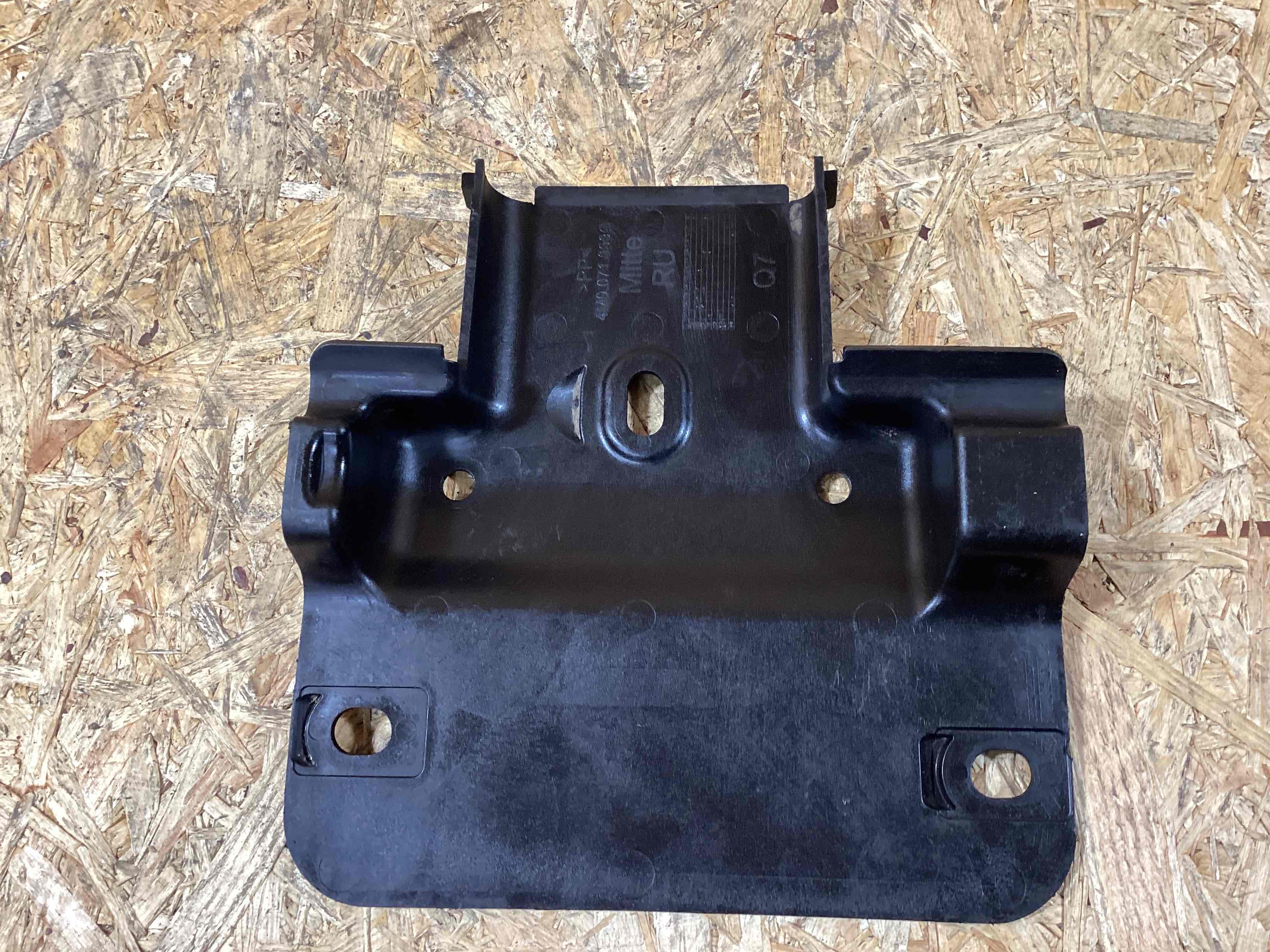 Крепление, кронштейн Audi Q7 081025-130