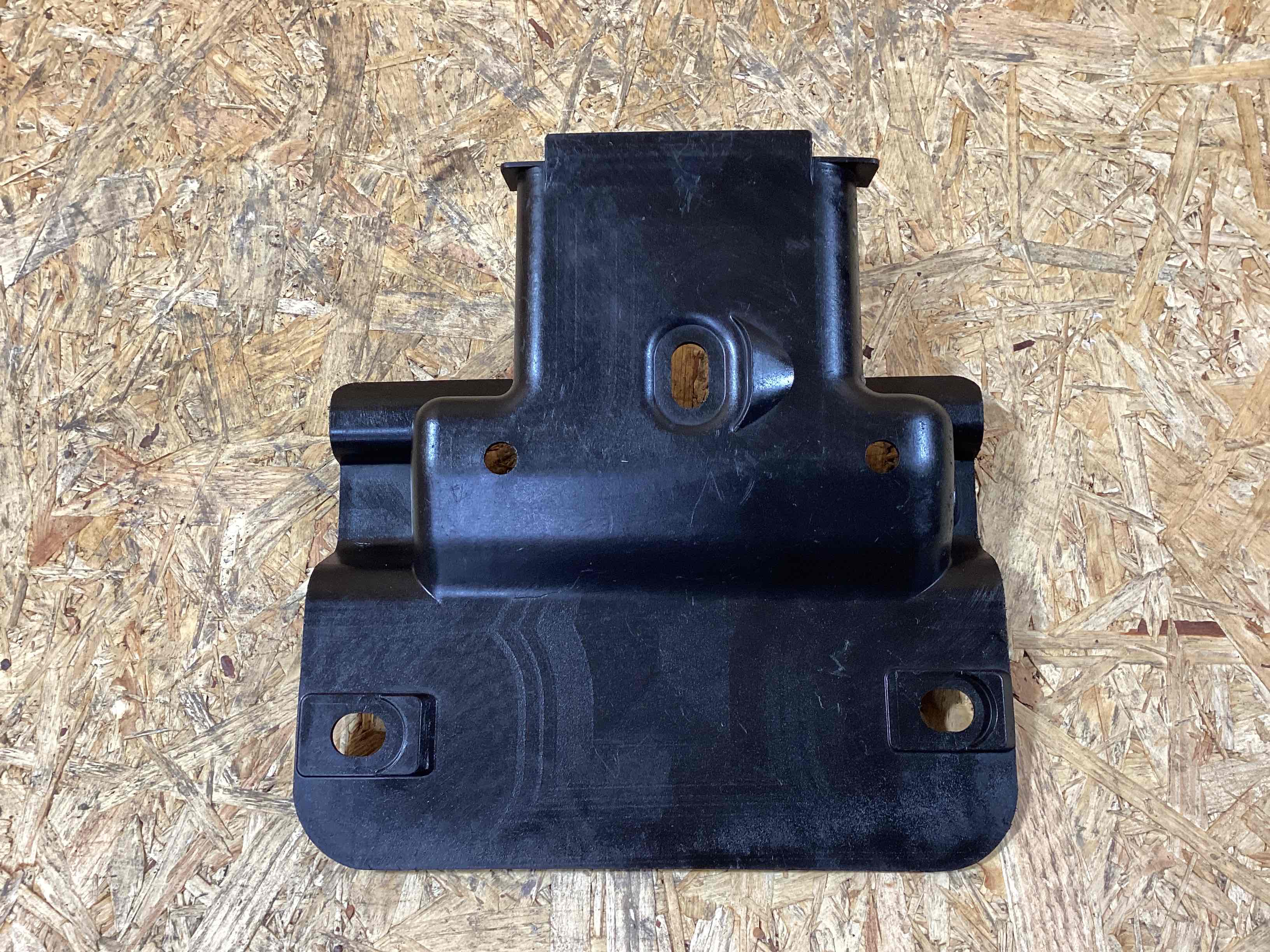 Крепление, кронштейн Audi Q7 081025-130