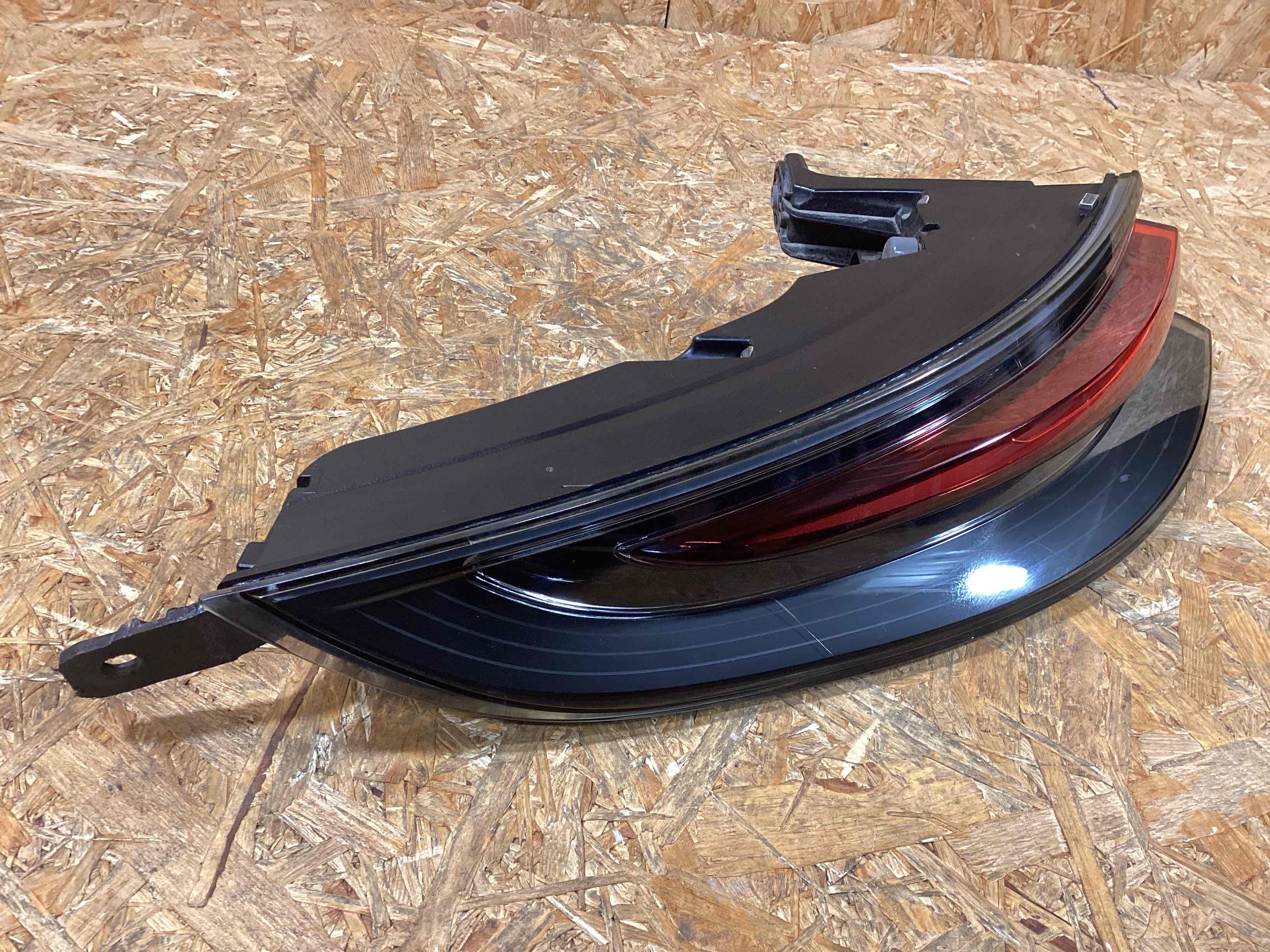 Фонарь задний левый Porsche Panamera 090126-102