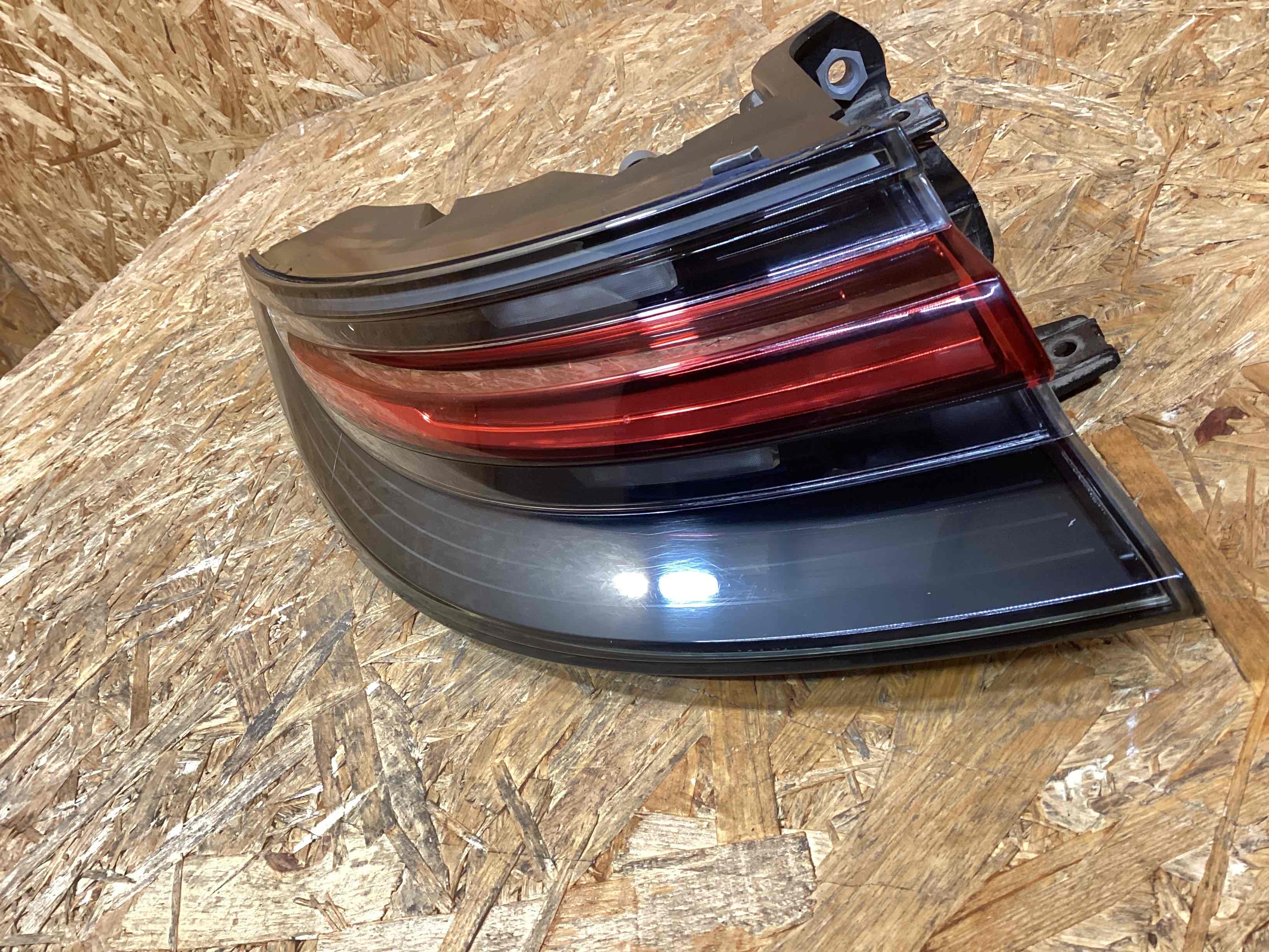 Фонарь задний левый Porsche Panamera 090126-102